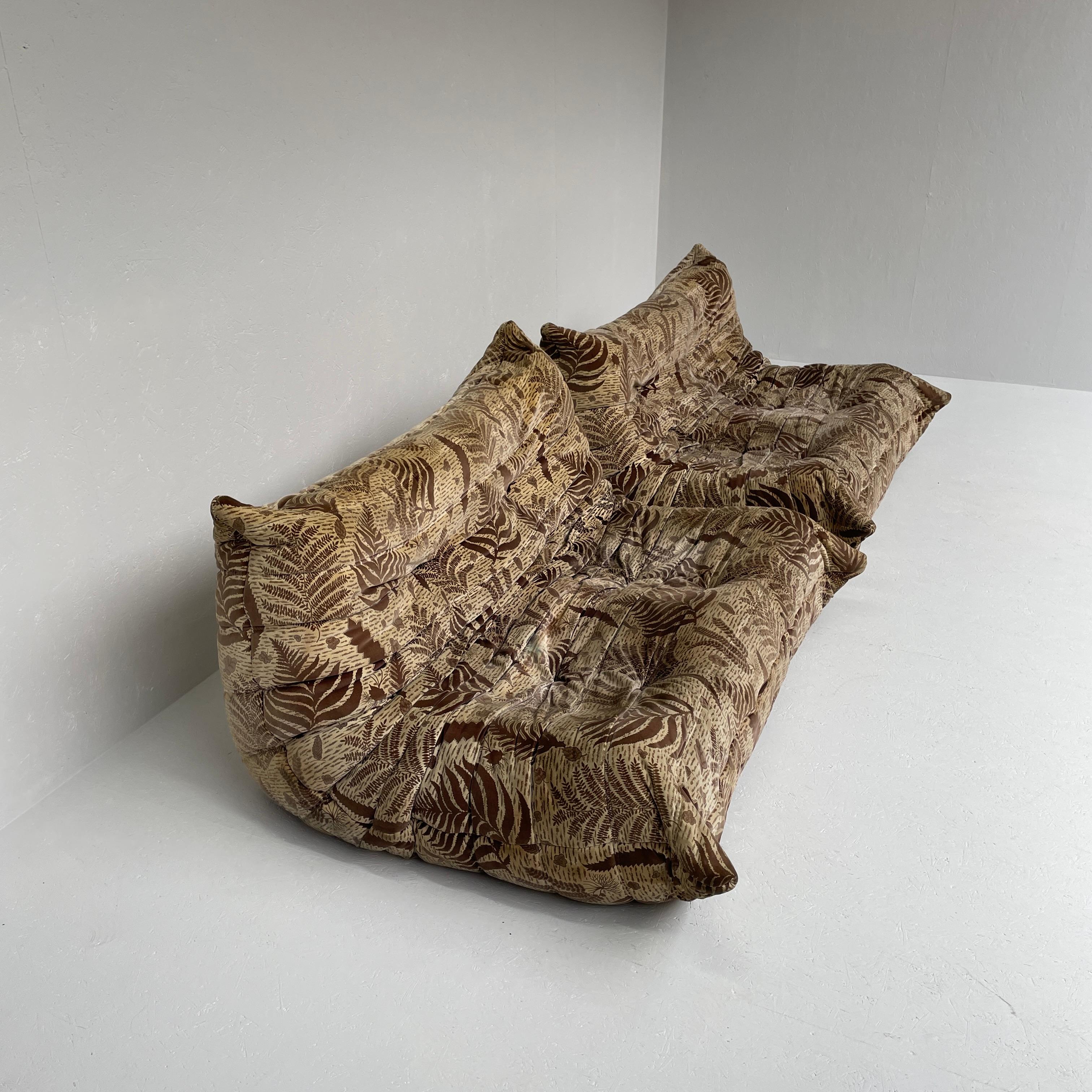 French Set of Floral 2 Seater Togo by Michel Ducaroy for Ligne Roset in Original Fabric