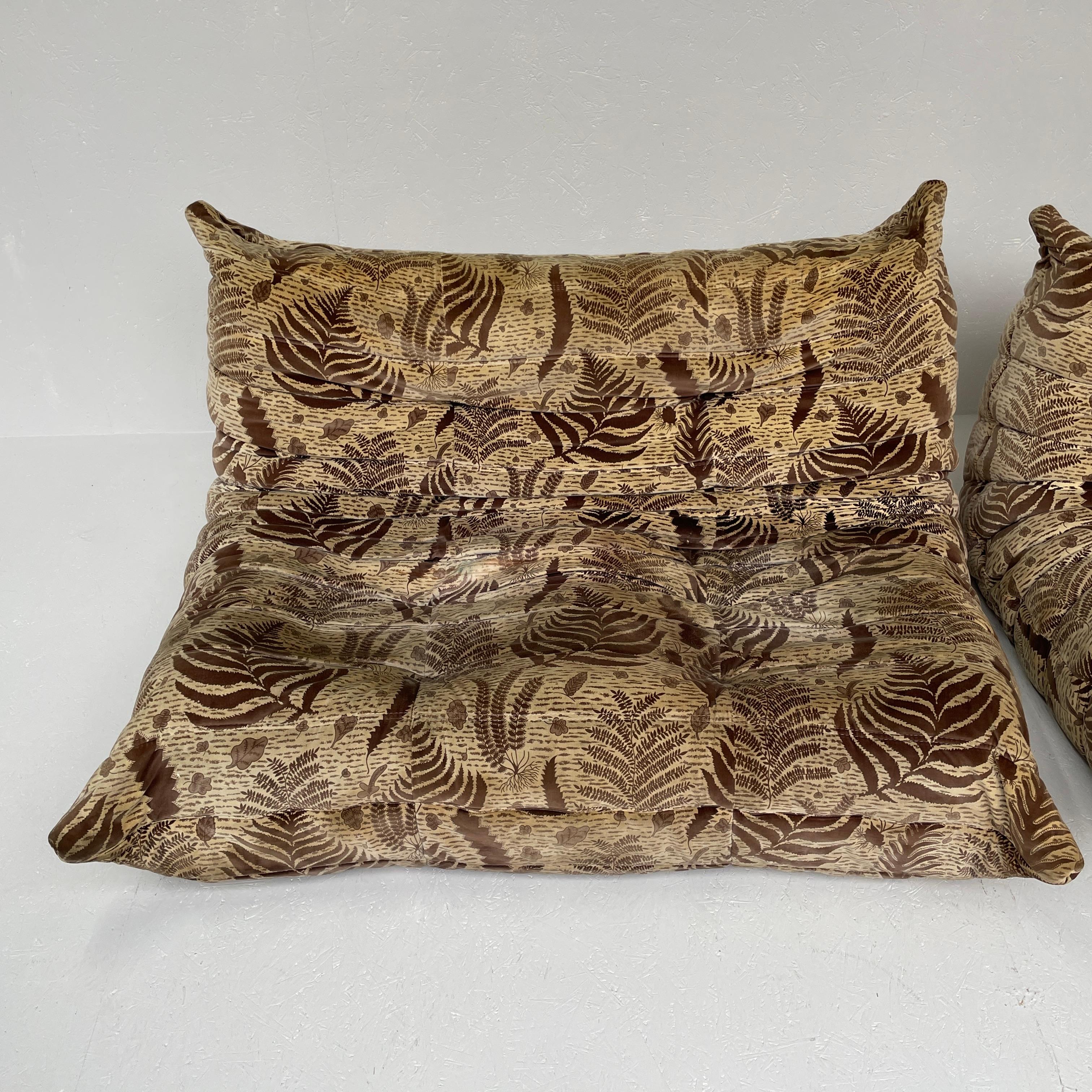 Set of Floral 2 Seater Togo by Michel Ducaroy for Ligne Roset in Original Fabric 1