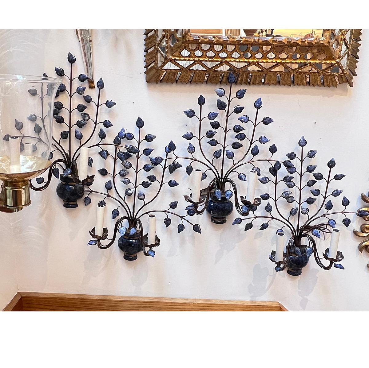 Ensemble d'appliques en lapis à motif de feuillage. Vendu par paire. en vente 2