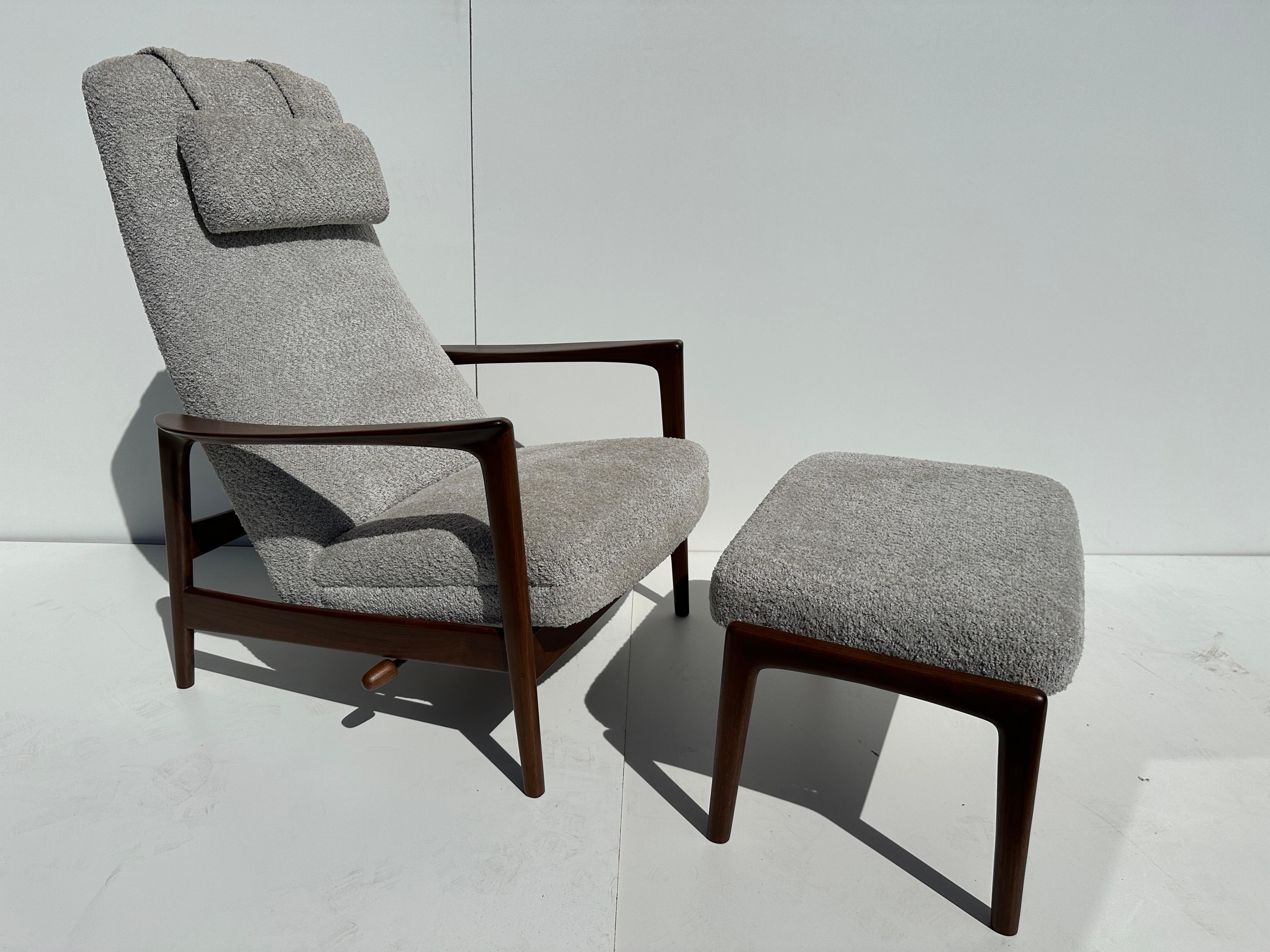 Mid-Century Modern Set of Folke Ohlsson Reclining Lounge Chairs For Sale