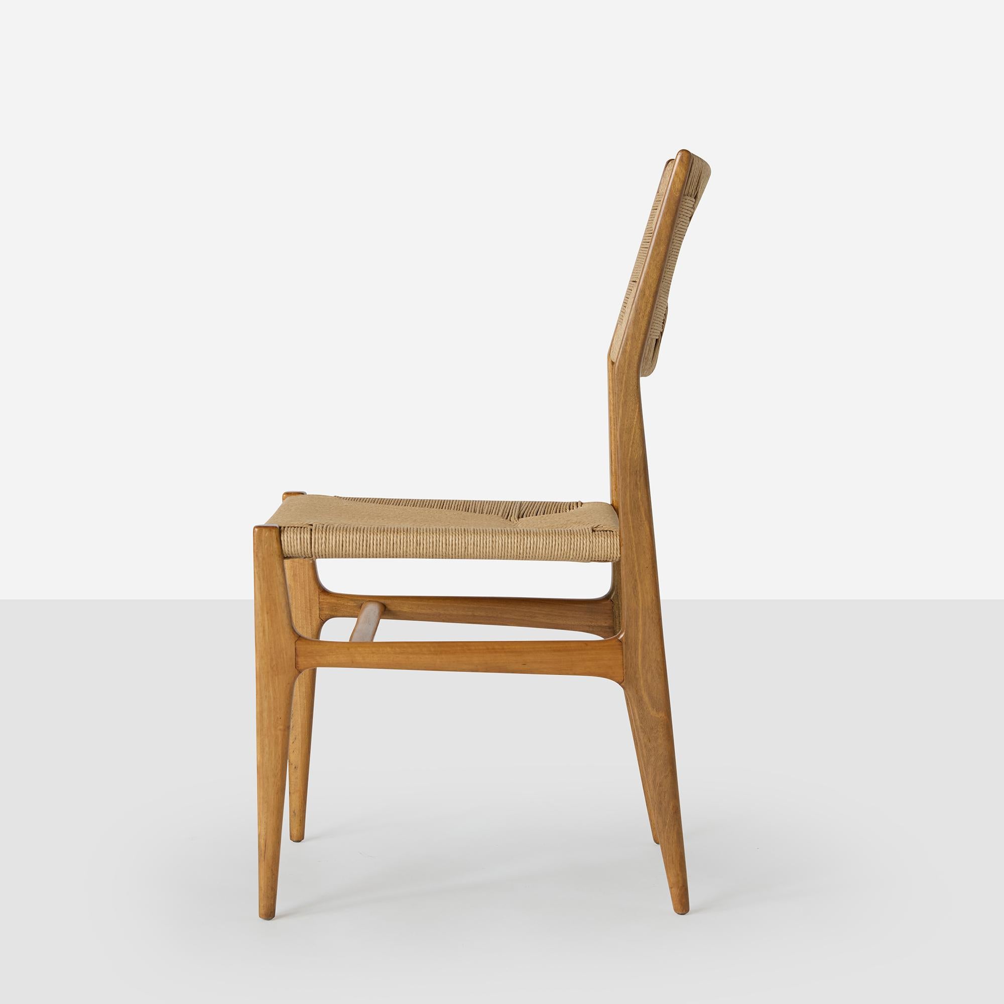 Set di quattro sedie da pranzo #116 di Gio Ponti in vendita 2