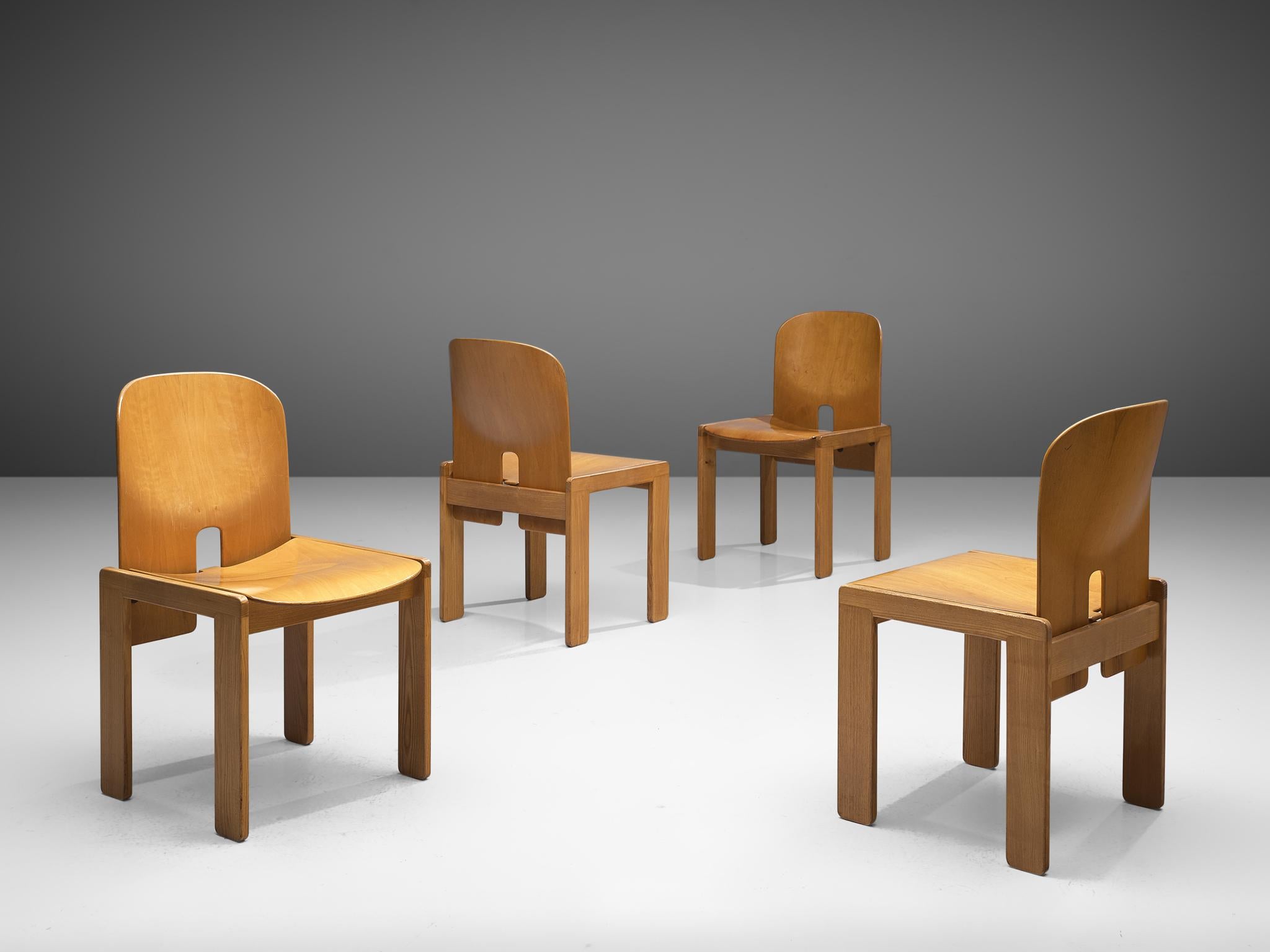 Afra and Tobia Scarpa for Cassina, set of four chairs model 121, maple and ash, Italy, design 1965, production later

Set of four chairs by the Italian designer couple Tobia and Afra Scarpa. These chairs have a cubic and architectural appearance.