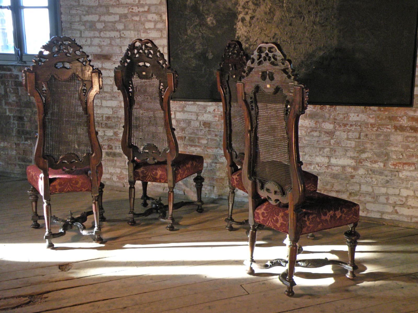 Ensemble de quatre chaises anglaises William & Mary du XVIIe siècle en noyer Bon état - En vente à Troy, NY