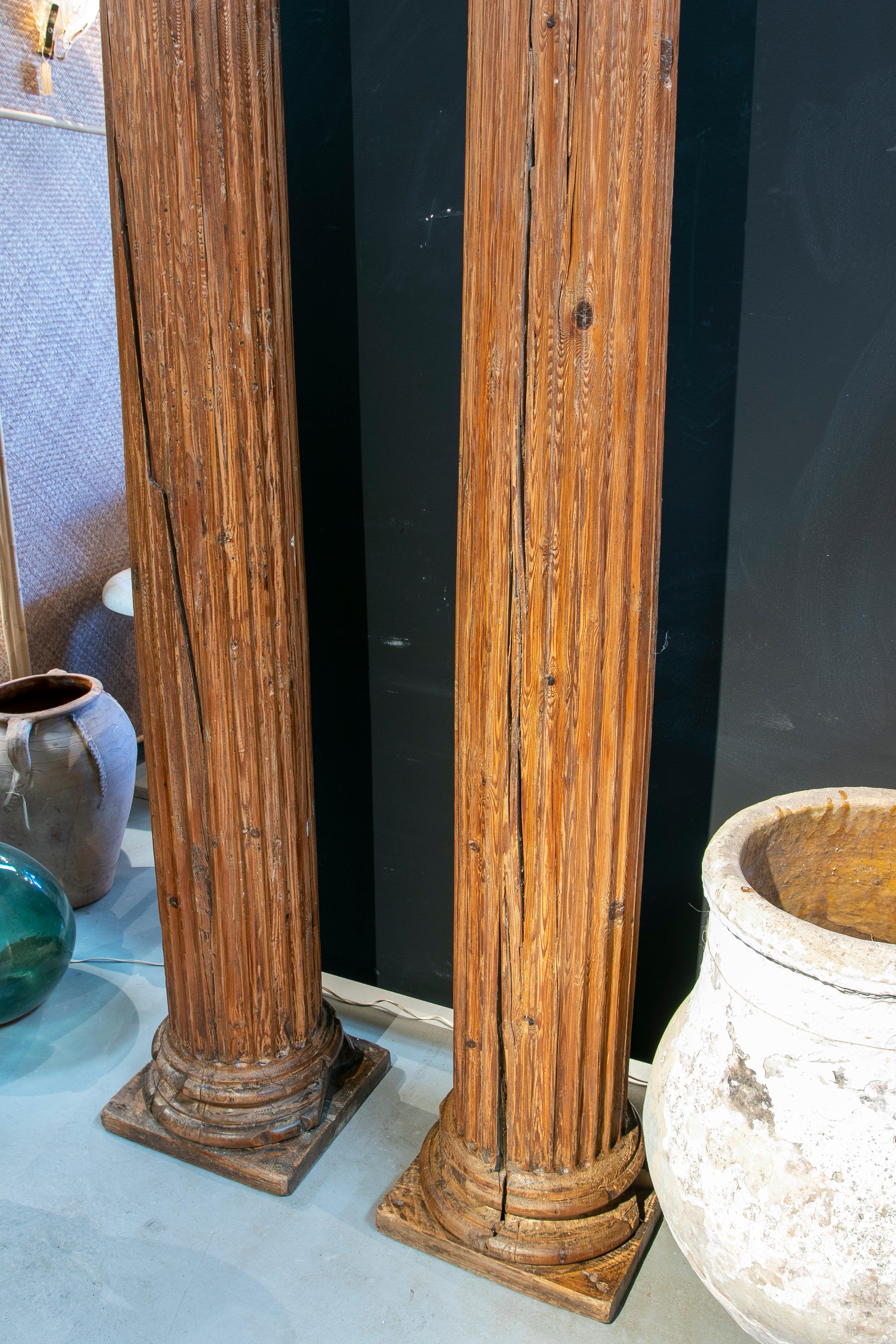 Set of Four 17th Century Spanish Wooden Fluted Columns w/ Corinthian Capitals 1