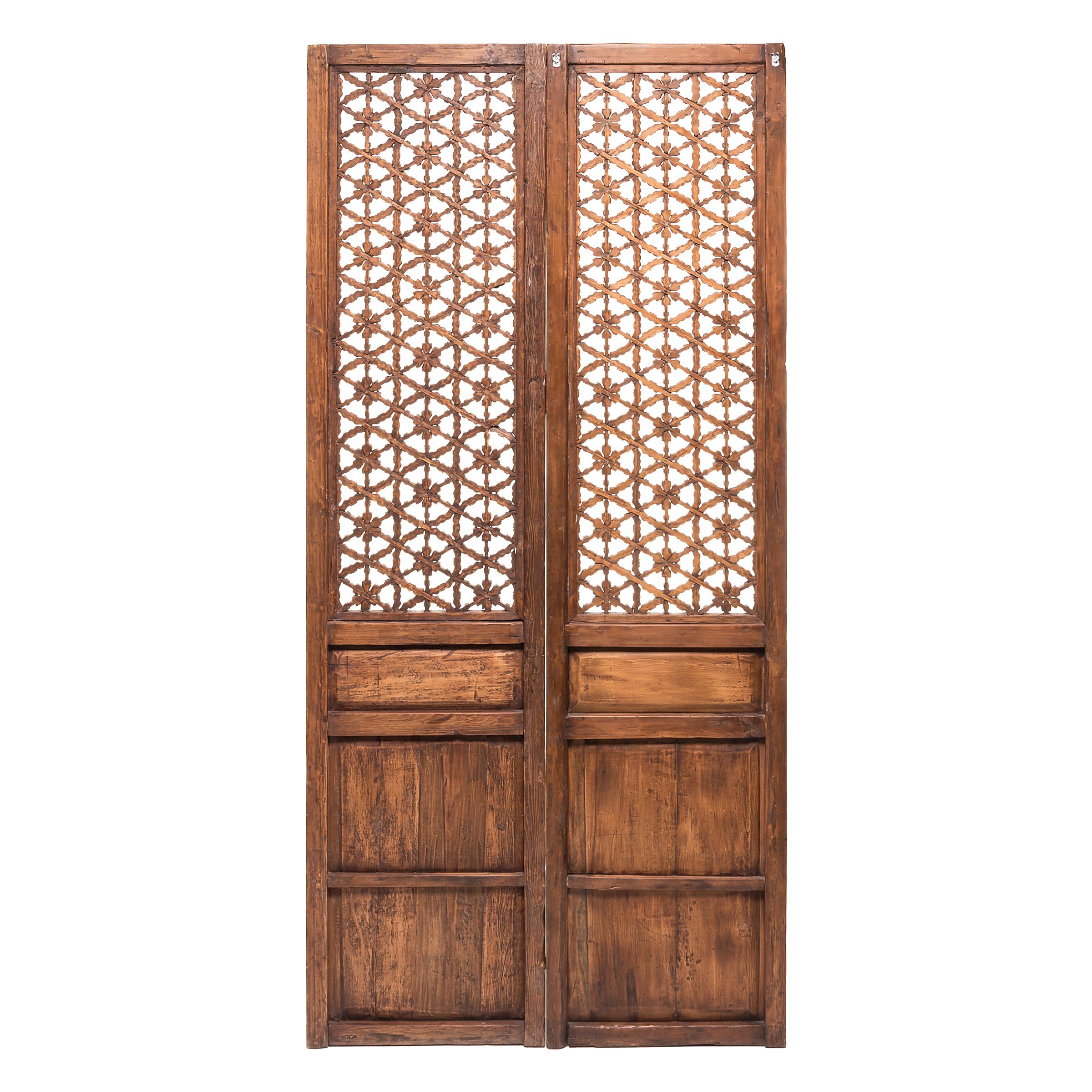 Set of Four 18th Century Chinese Floral Lattice Courtyard Panels In Good Condition In Chicago, IL