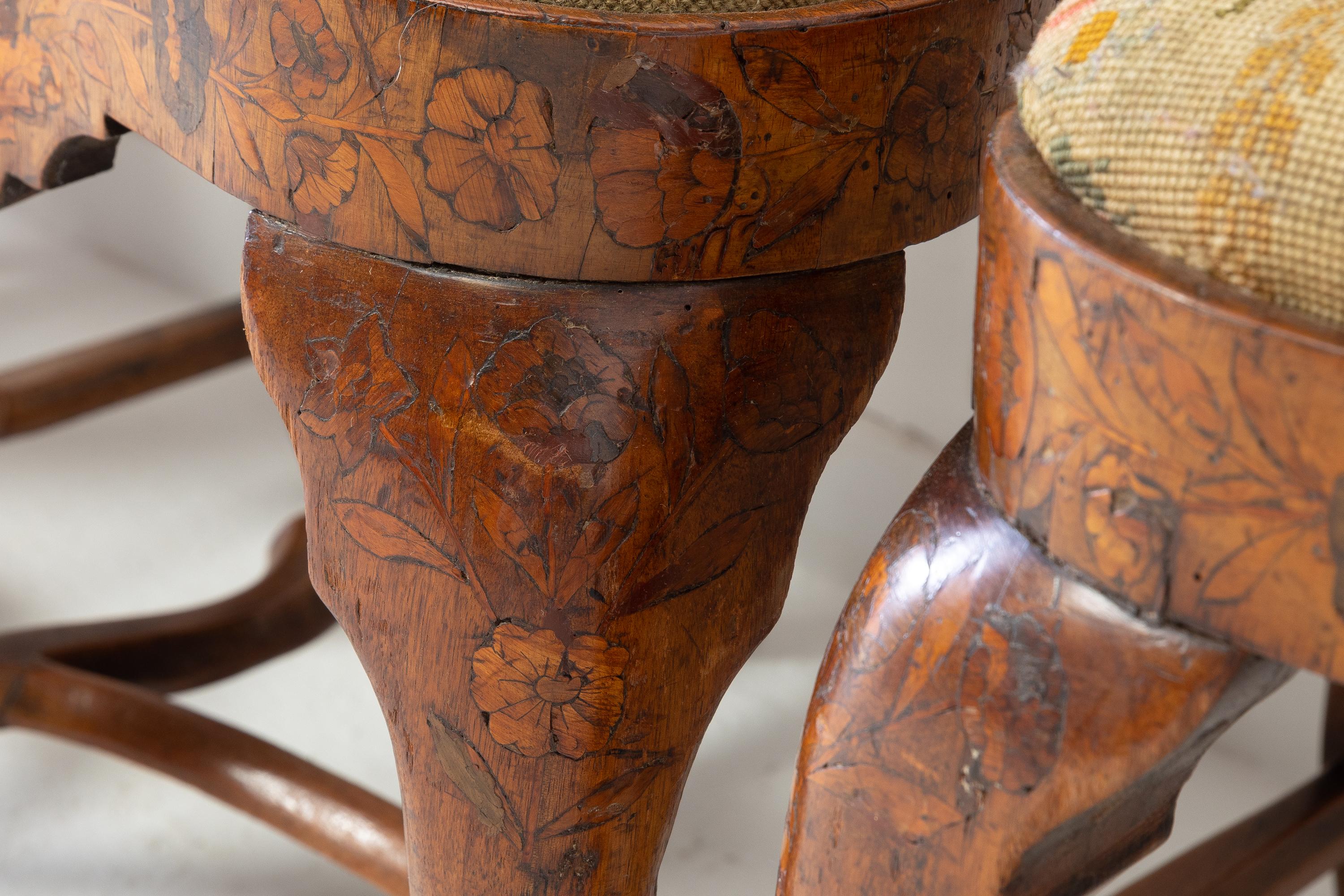 Tapisserie Ensemble de quatre chaises d'appoint en marqueterie néerlandaise du 18ème siècle en vente