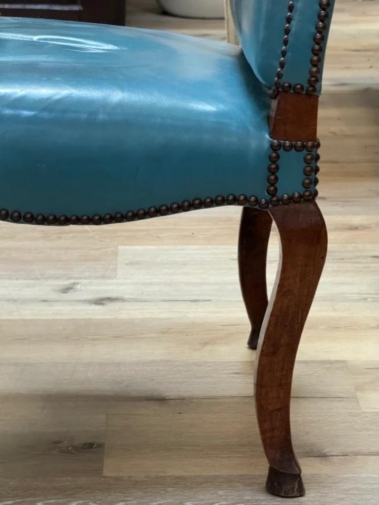 Set of Four 18th Century Italian Walnut Armchairs - blue leather upholstery For Sale 3