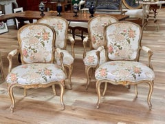 Satz von vier geschnitzten und polychromierten Fauteuils Louis XV des 18.