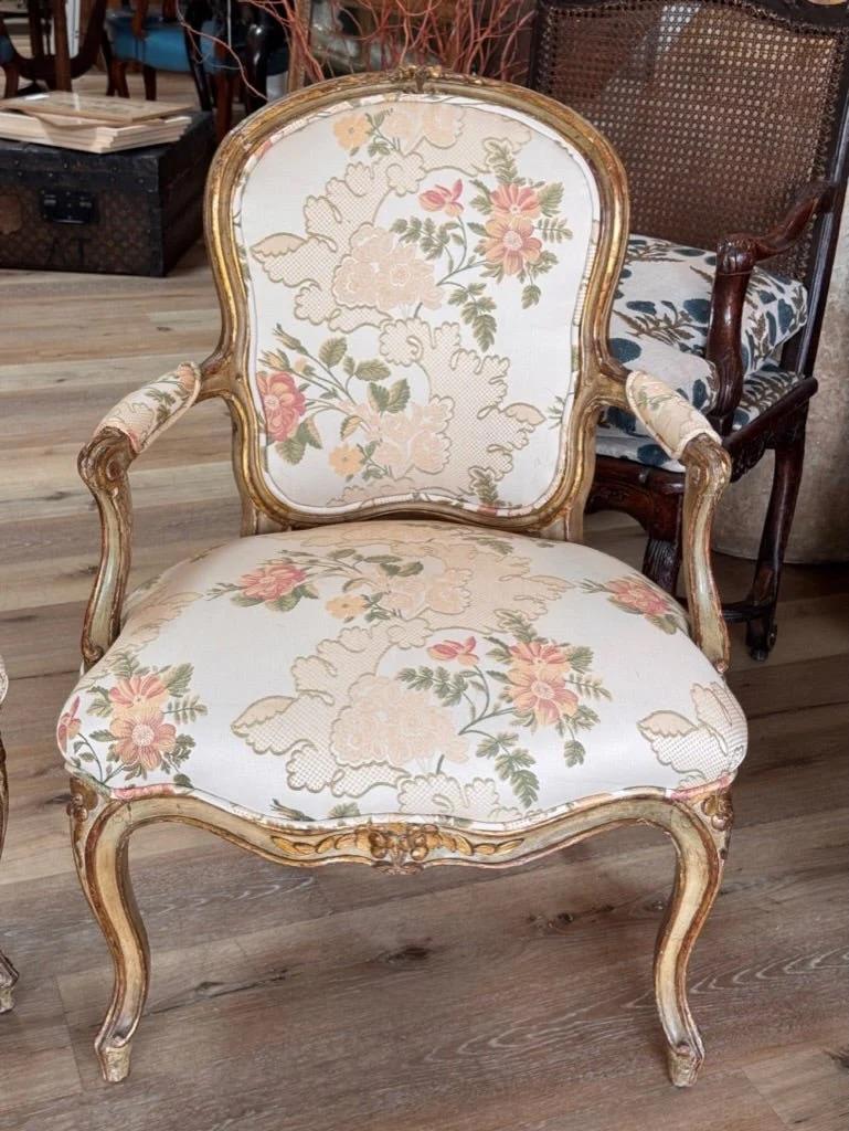 18th Century and Earlier Set of four 18th Century Louis XV Fauteuils armchairs carved and polychromed For Sale