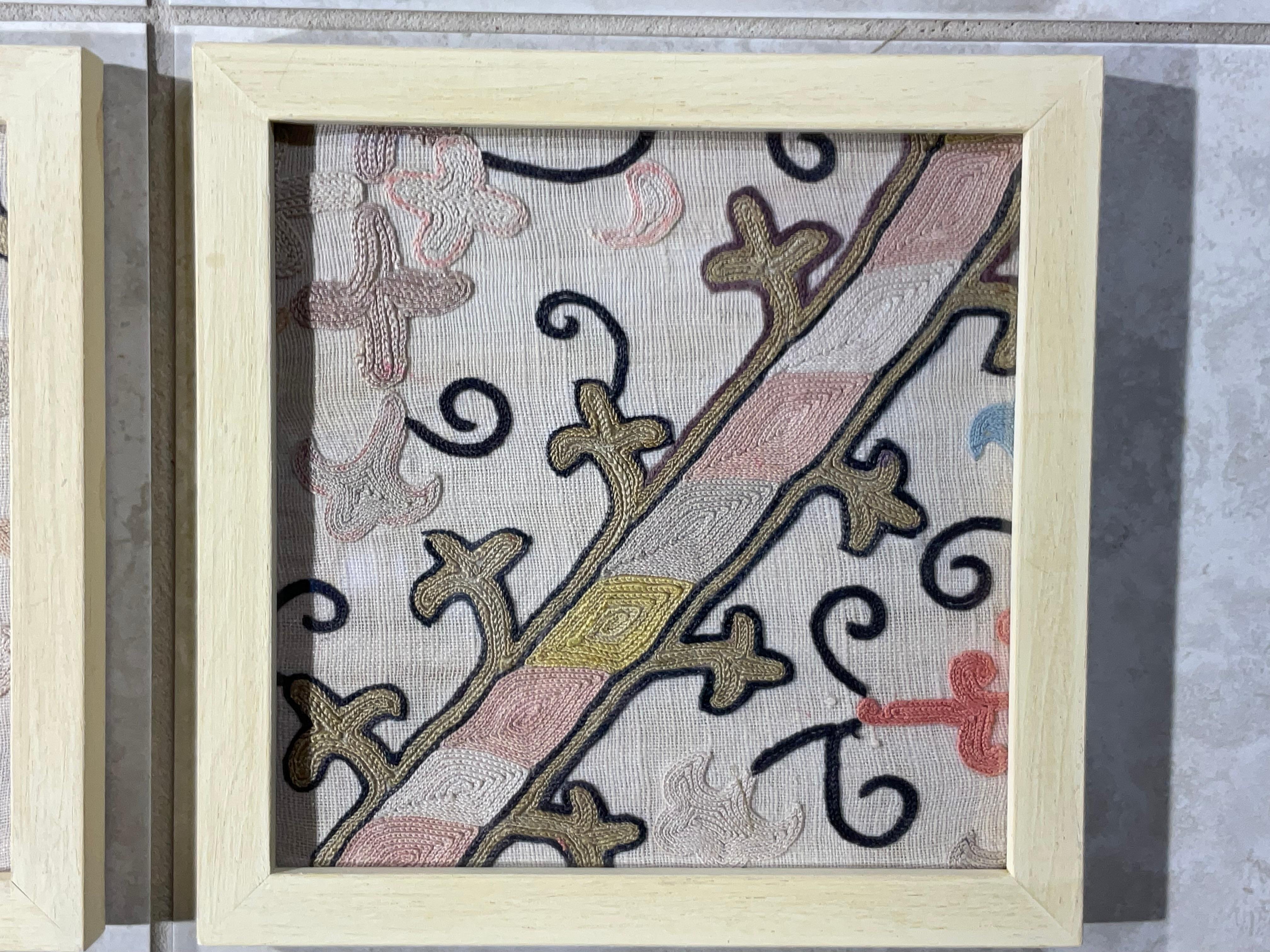 Set Of Four 19 Century Antique Silk Suzani Wall Hanging In Good Condition For Sale In Delray Beach, FL