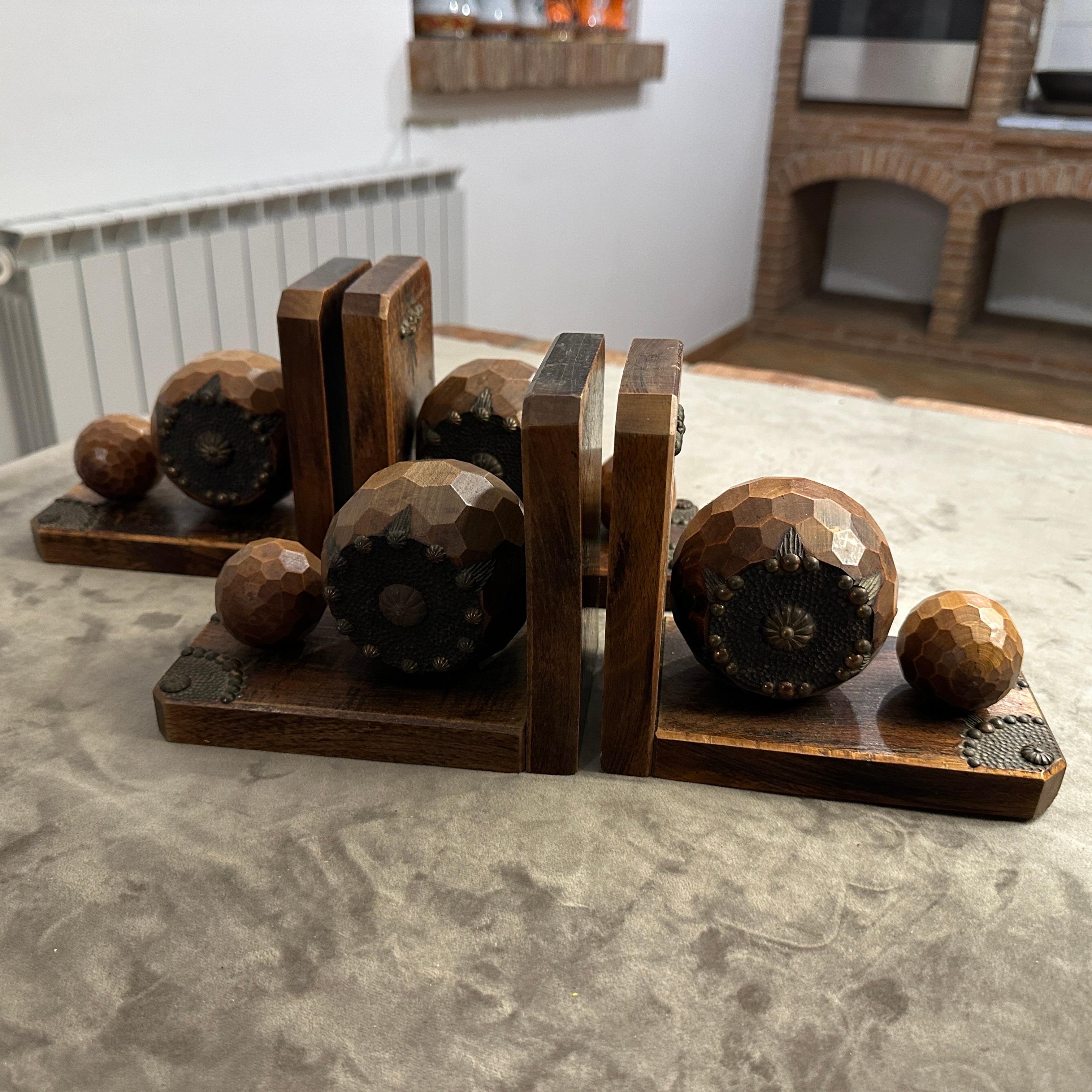 Set di quattro reggilibri francesi in legno e ferro Art Déco degli anni '30 in vendita 11