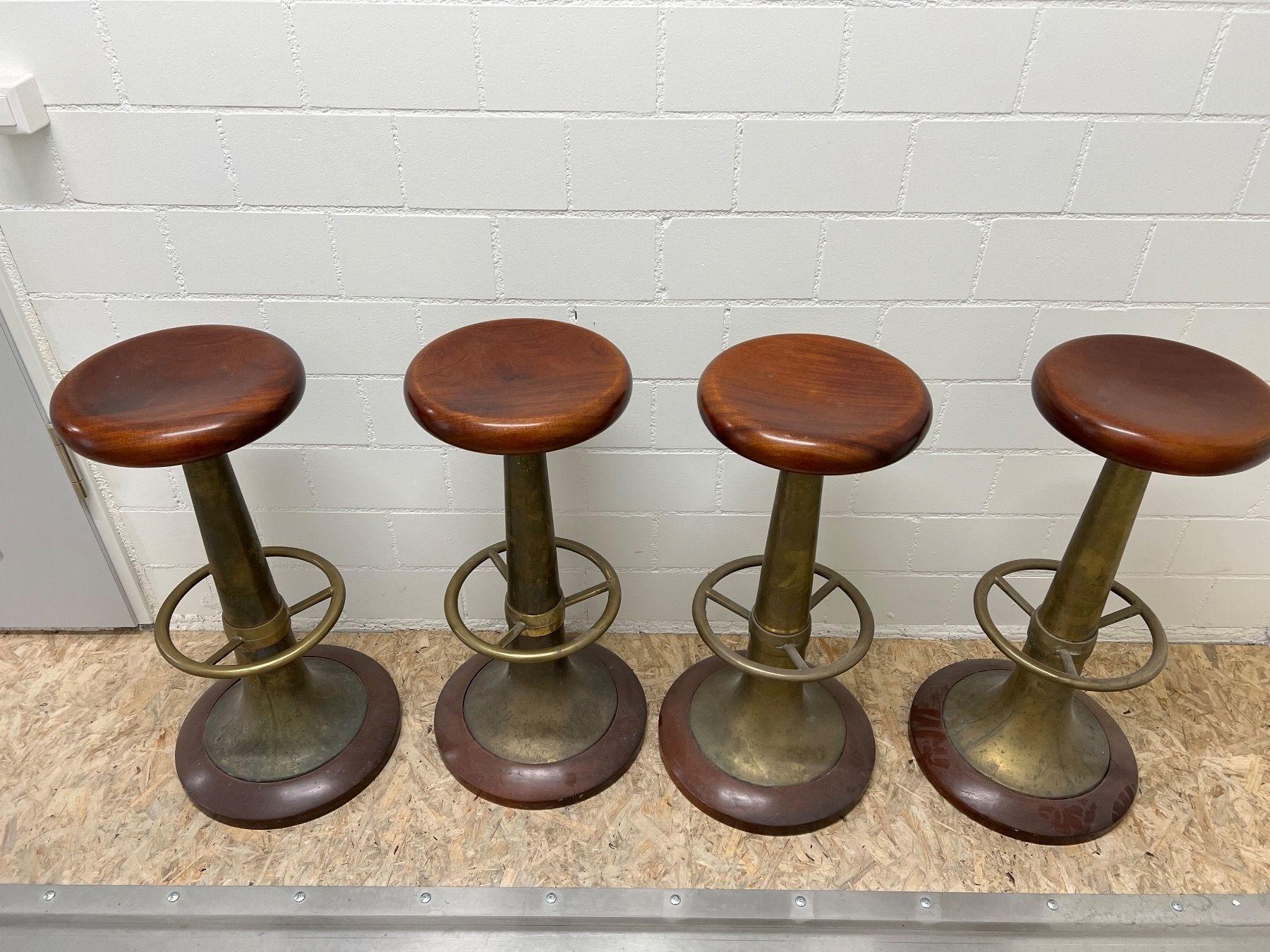 Set of Four 1930s Brass and Mahogany Bar Stools Italian Nautical Antiques In Good Condition In Untersiggenthal, AG