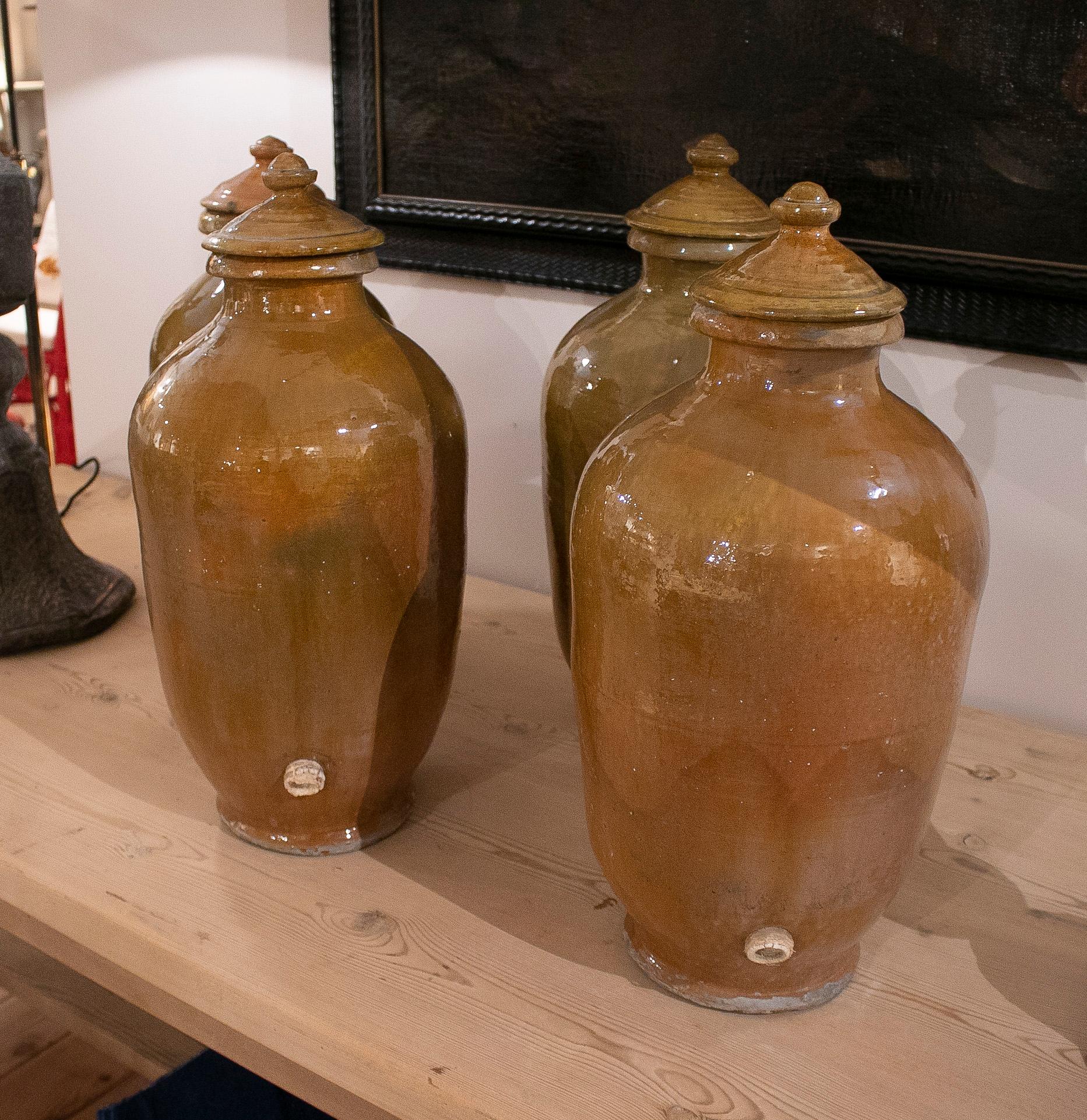 Set of Four 1930s Spanish Brown Glazed Terracotta Ceramic Urns w/ Lids In Good Condition In Marbella, ES