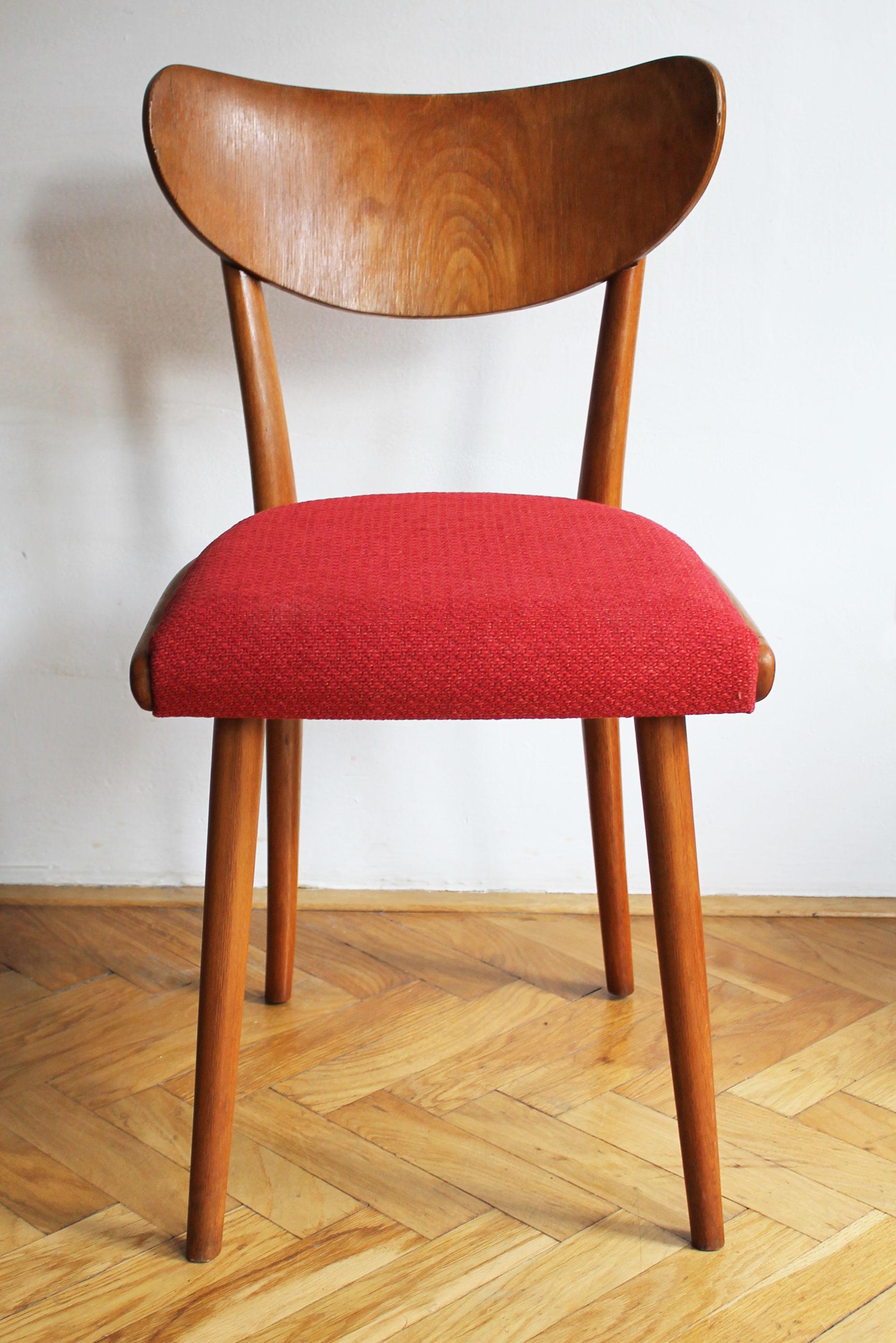 Tissu Ensemble de quatre chaises de salle à manger des années 1950 par Thonet en vente