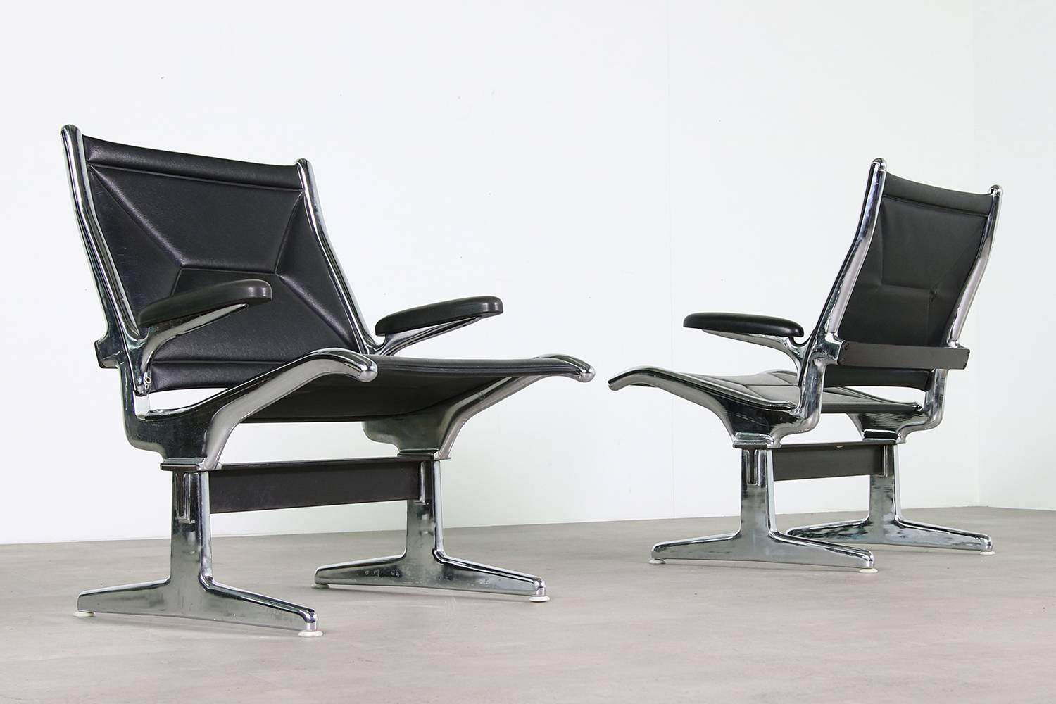 Metal Set of Four 1960s Charles Eames Airport Chairs for Herman Miller, Black & Chrome For Sale