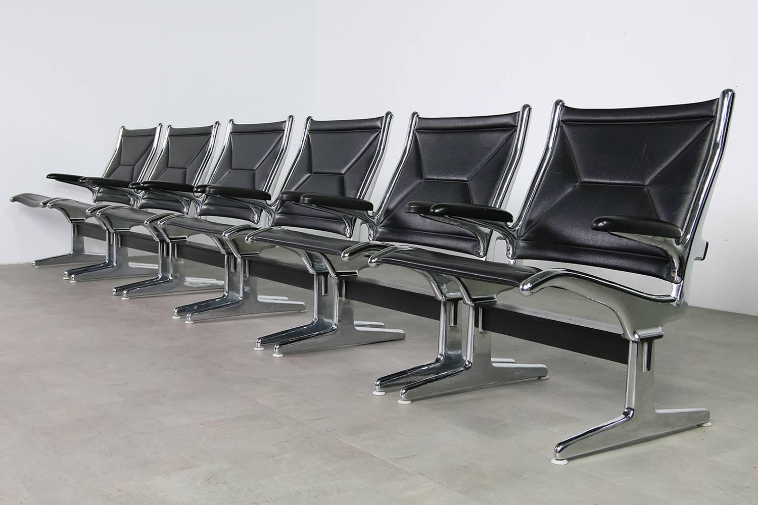 Set of Four 1960s Charles Eames Airport Chairs for Herman Miller, Black & Chrome For Sale 2