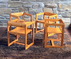 Set di quattro sedie da pranzo scandinave degli anni '60 della serie Edvin Helseth in legno di pino