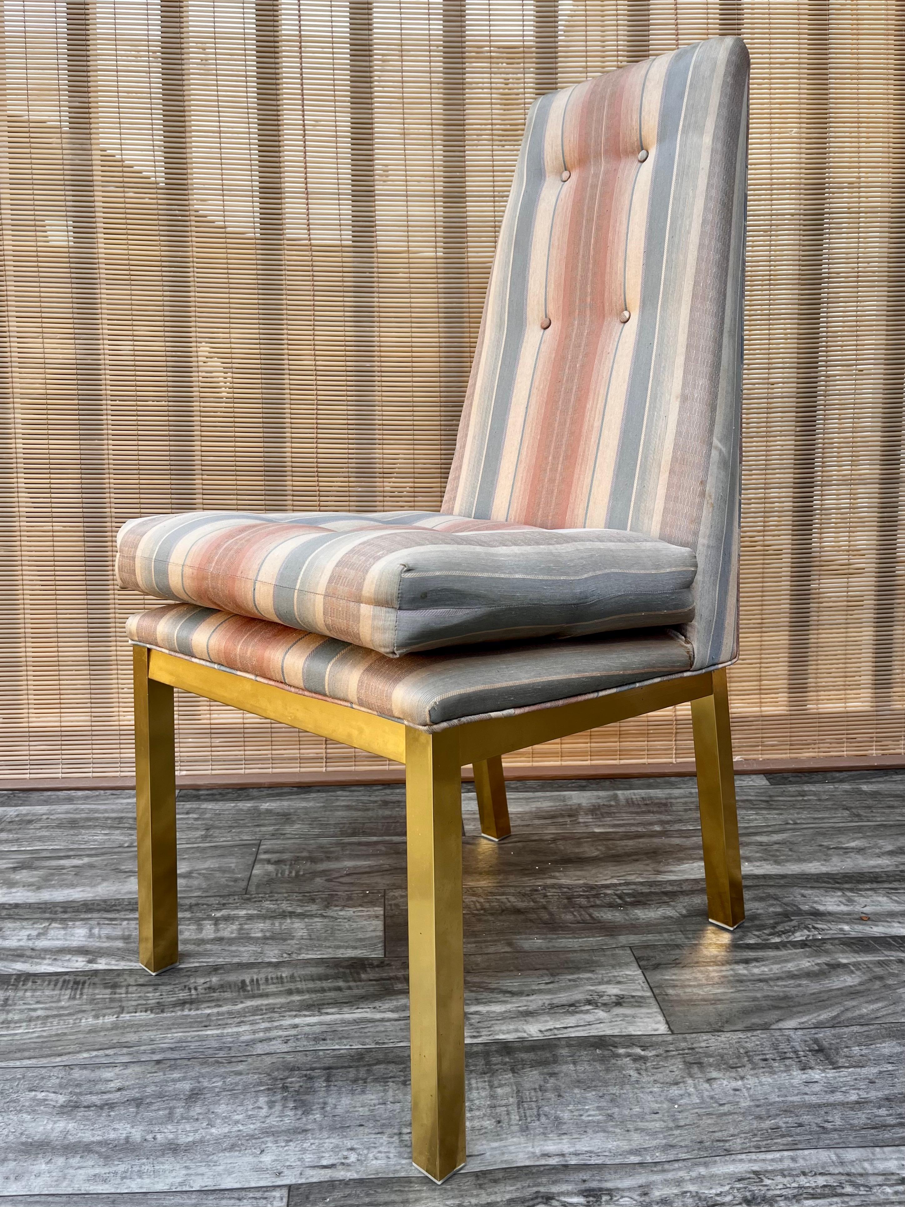 Ensemble de quatre chaises de salle à manger modernes des années 1960 dans le style Adrain Pearsall. en vente 3