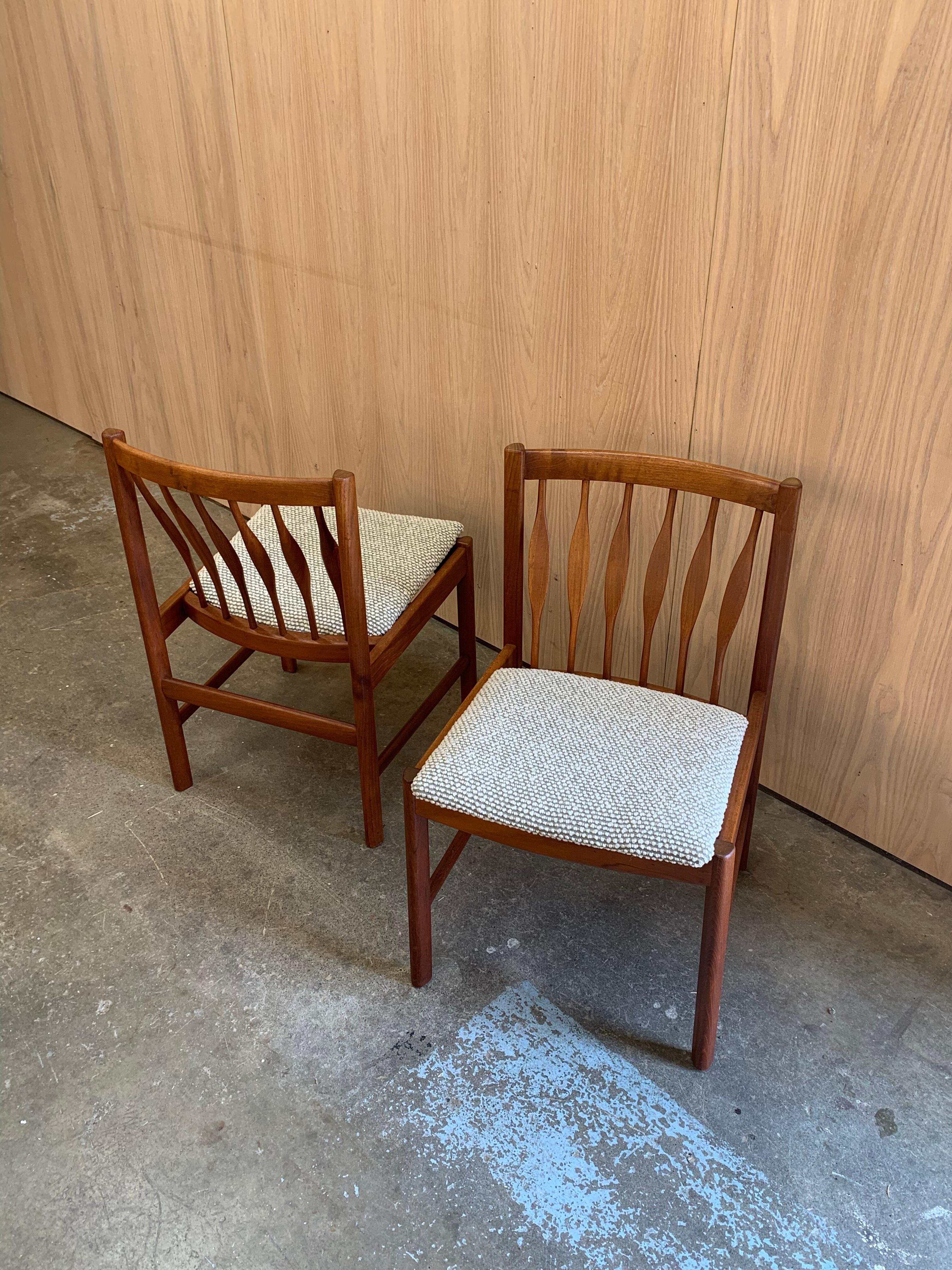 Set of Four 1960s Teak Dining Chairs - Fully Restored en vente 5