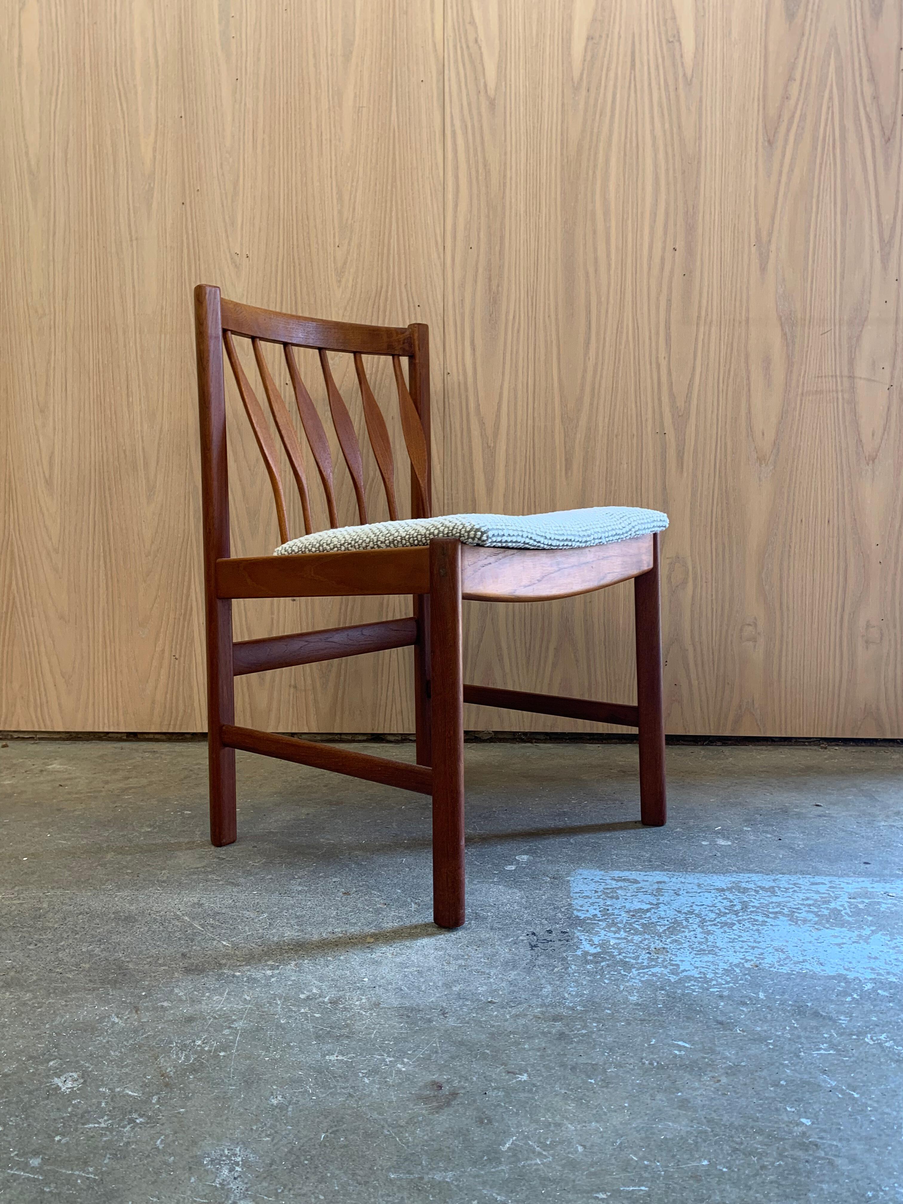 Set of Four 1960s Teak Dining Chairs - Fully Restored en vente 6