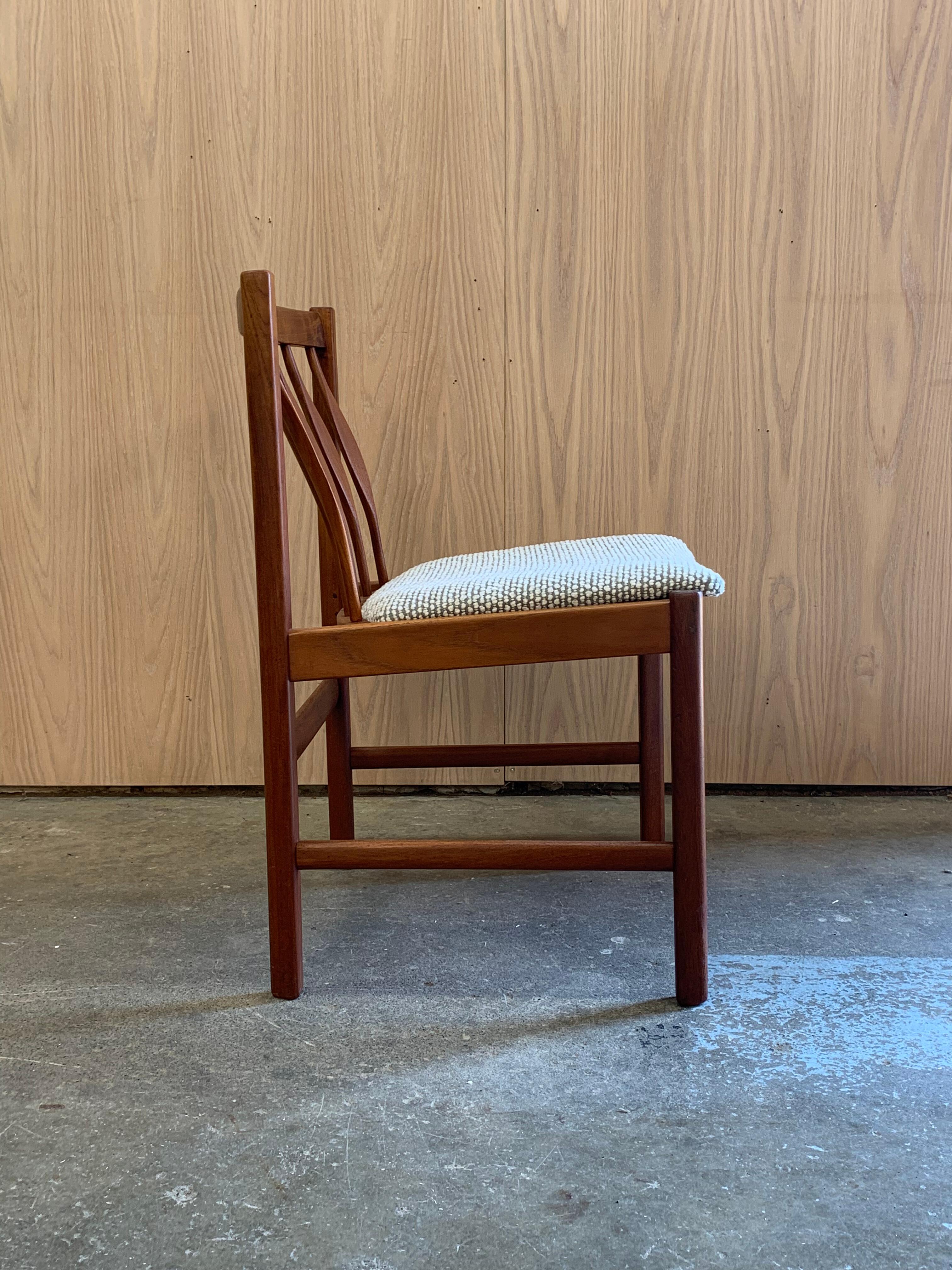 Set of Four 1960s Teak Dining Chairs - Fully Restored en vente 8