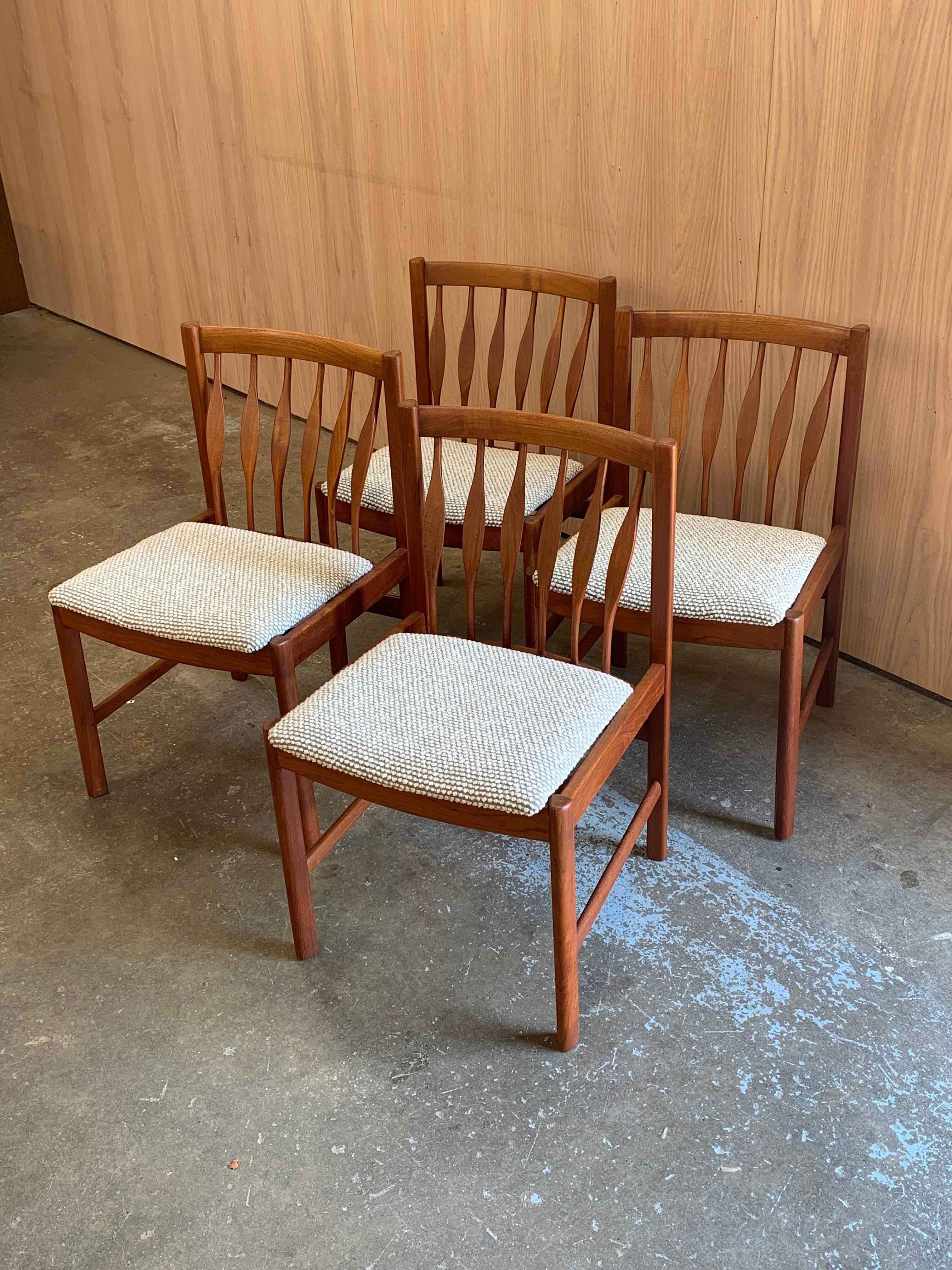 Set of Four 1960s Teak Dining Chairs - Fully Restored en vente 1