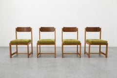 Juego de cuatro sillas de comedor "Emil" húngaras de los años 70 con tapicería verde lima, teca