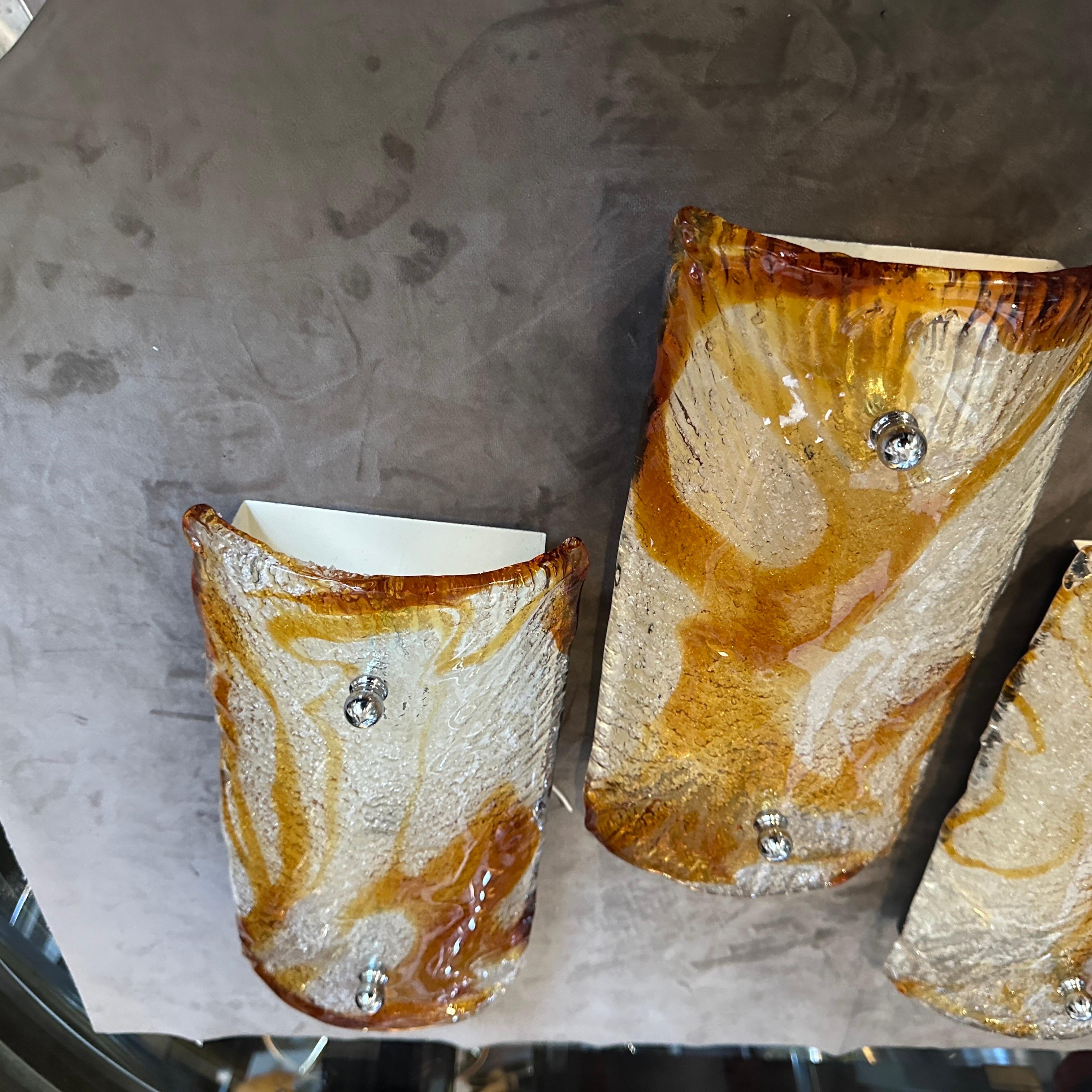 Juego de cuatro apliques de pared de cristal de Murano de mediados de siglo de los años 70 de Mazzega Hecho a mano en venta