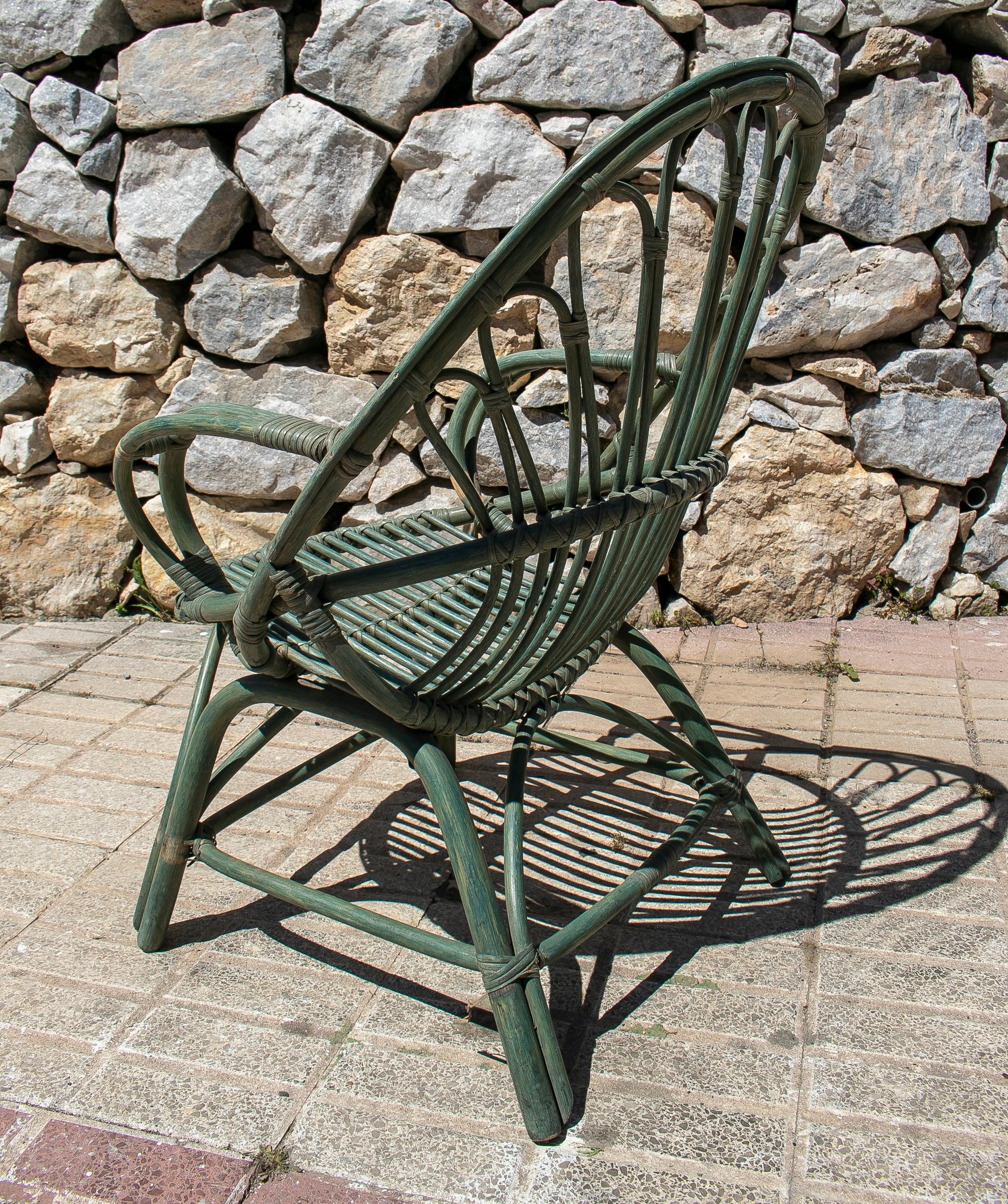 20ième siècle Ensemble de quatre fauteuils espagnols en bambou vert des années 1970 en vente