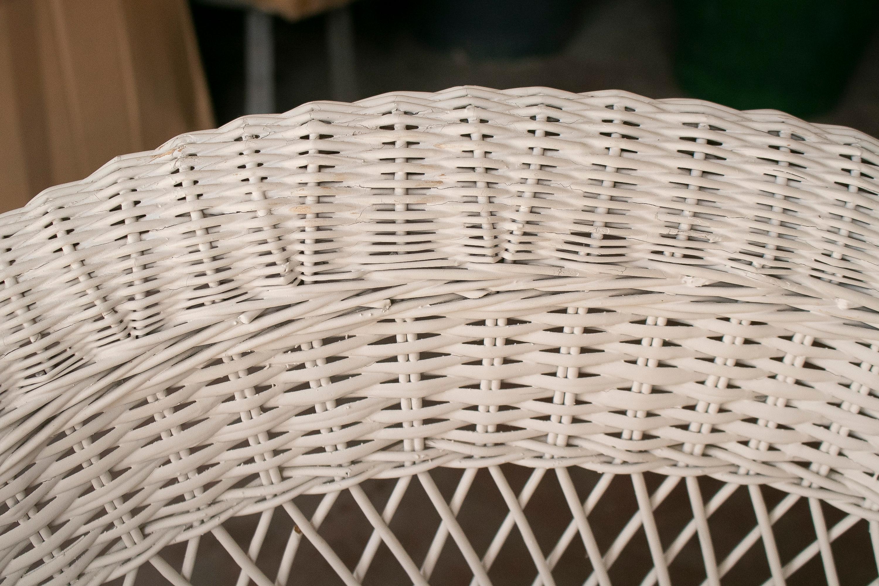 Set of Four 1970s Spanish Woven Wicker White Armchairs For Sale 10