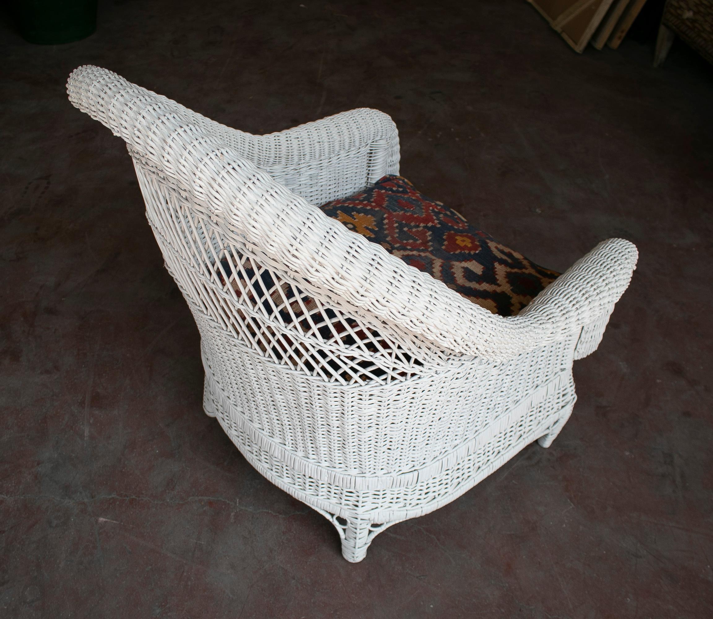 Set of Four 1970s Spanish Woven Wicker White Armchairs For Sale 5