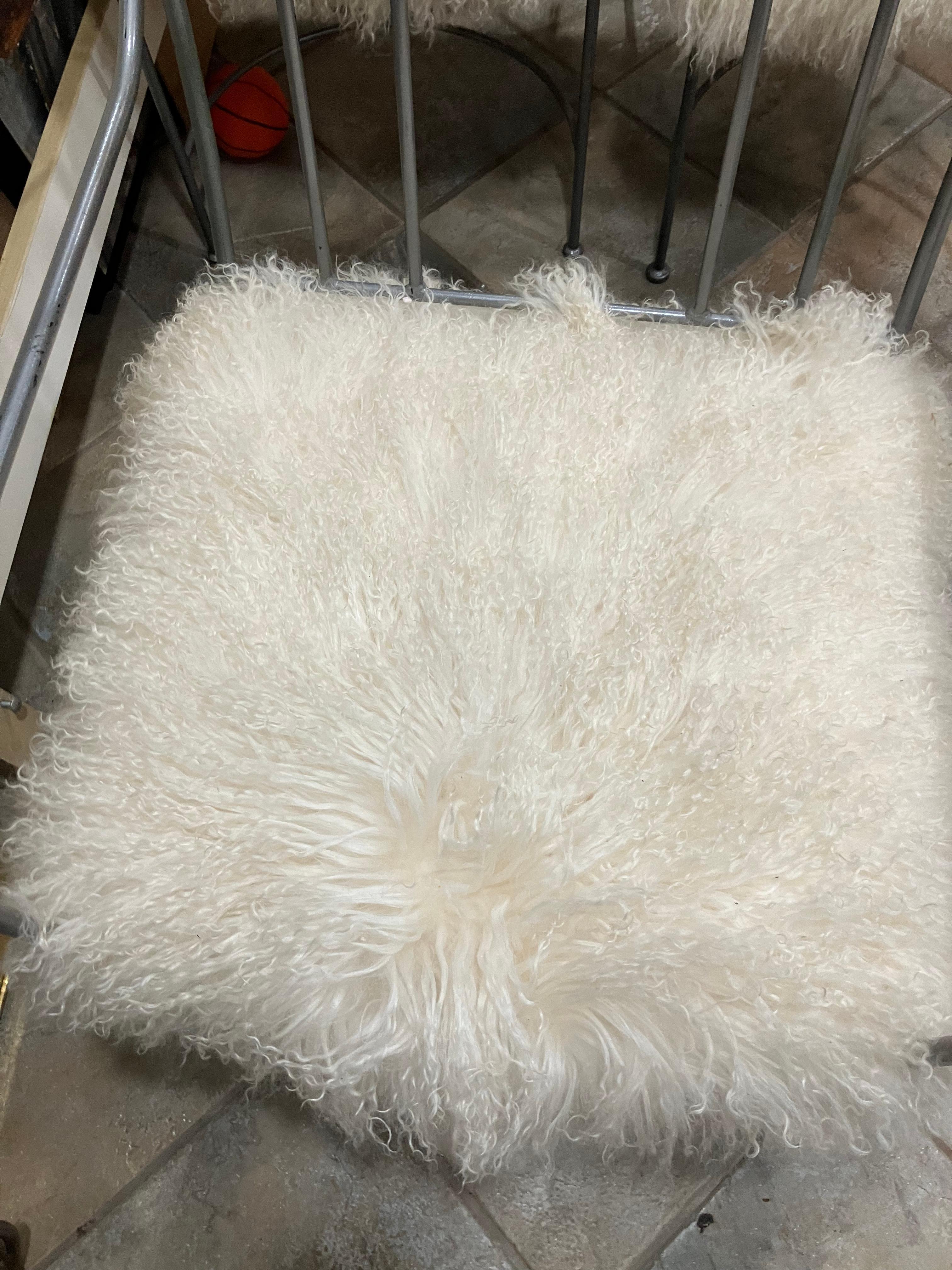 Set of Four 1980s American Metal Chairs With Custom Sheepskin Slipcovers For Sale 4