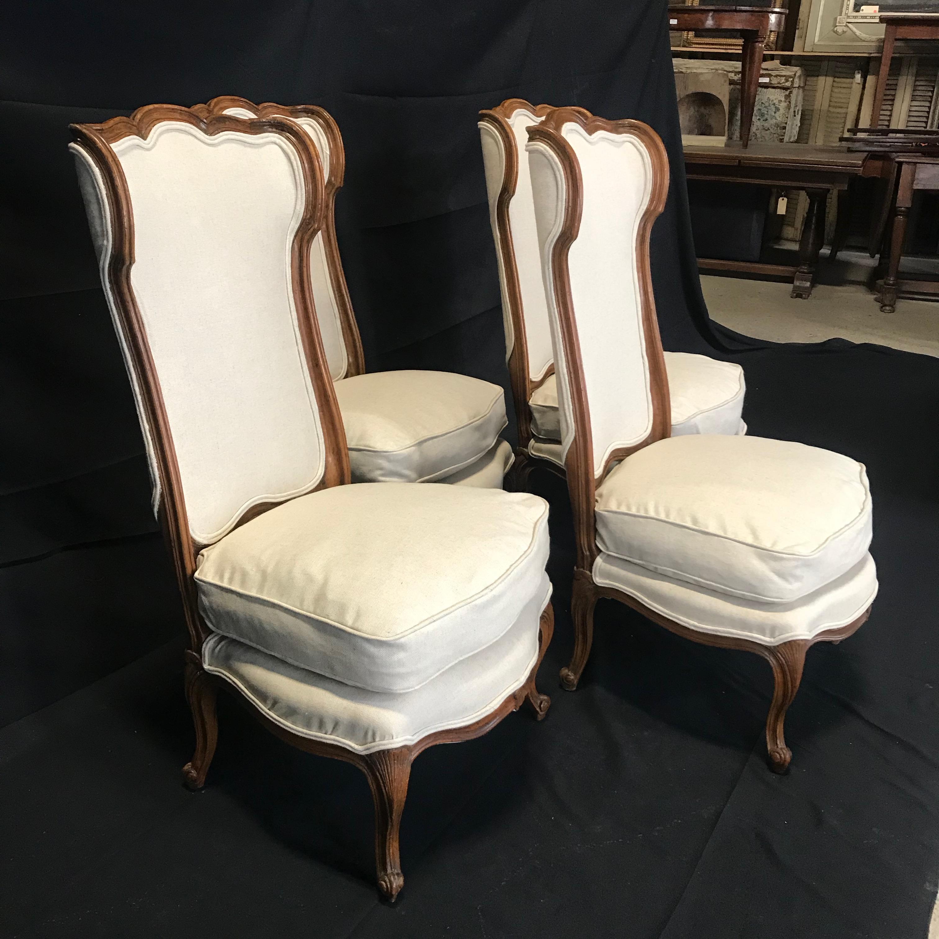 Set of Four 19th Century Curvy Elegant French Louis XVI Style Wingback Bergères In Good Condition In Hopewell, NJ