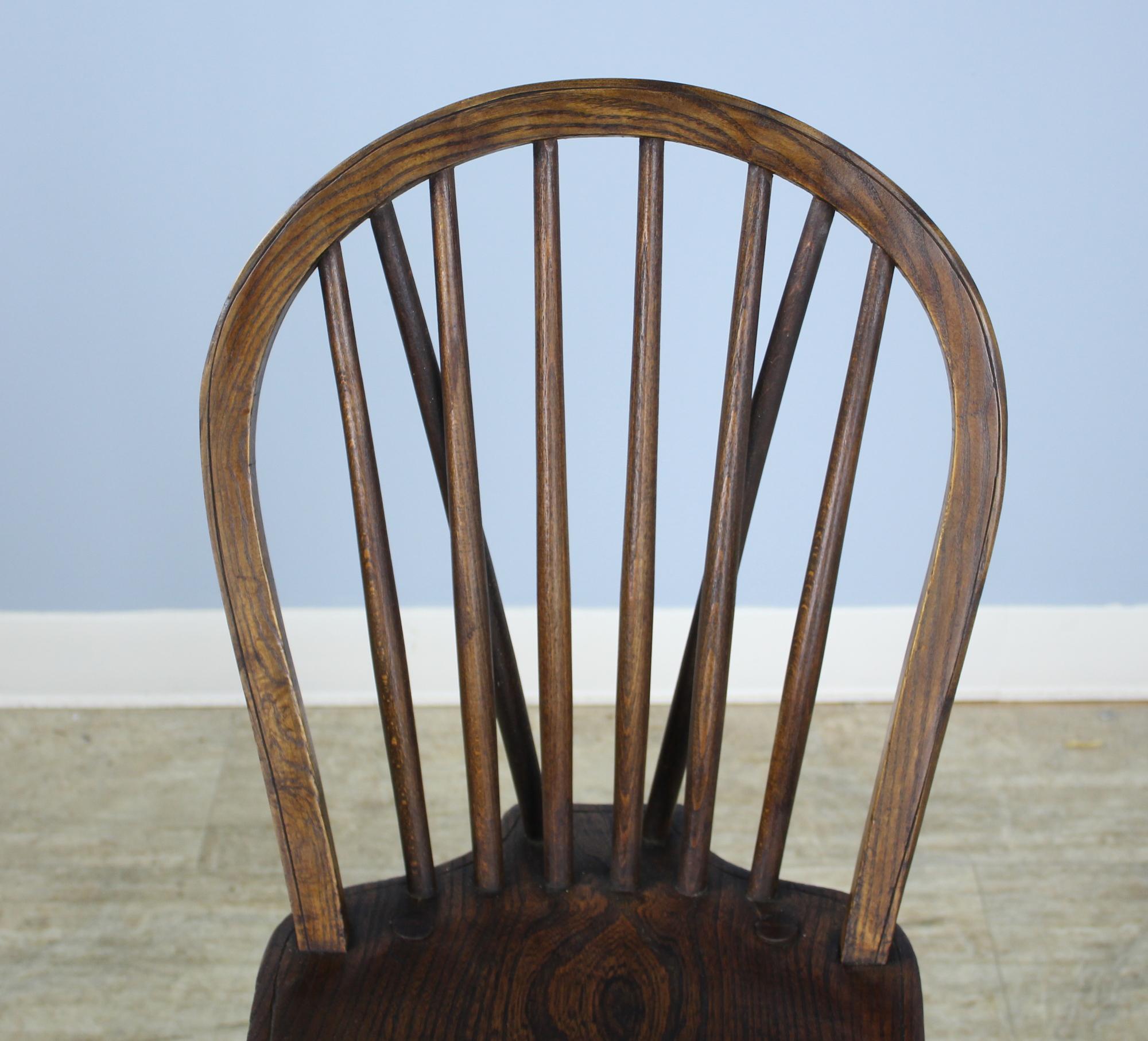 Set of Four 19th Century Elm Windsor Chairs In Good Condition In Port Chester, NY
