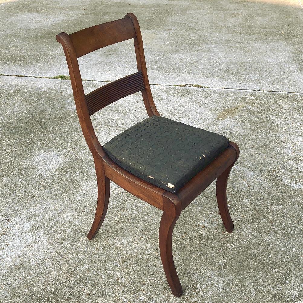 Ensemble de quatre chaises anglaises en acajou du 19ème siècle en vente 3