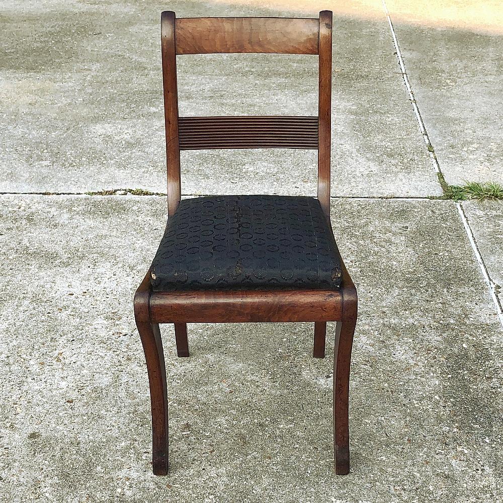 Ensemble de quatre chaises anglaises en acajou du 19ème siècle en vente 6