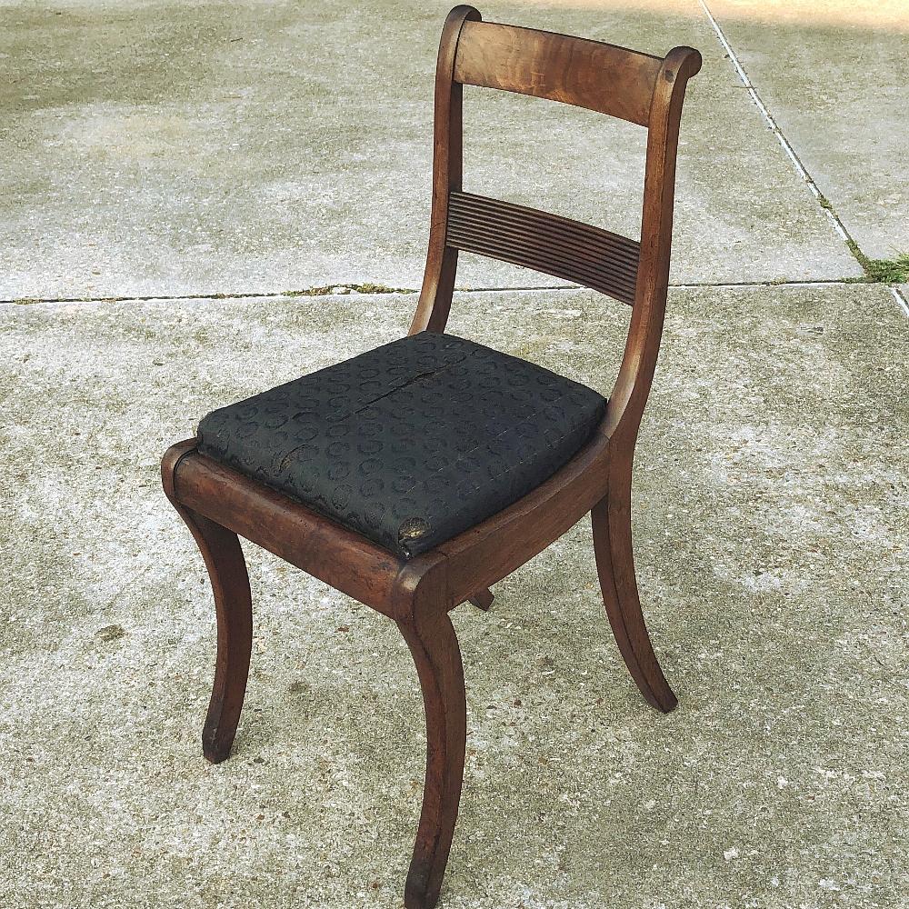 Ensemble de quatre chaises anglaises en acajou du 19ème siècle en vente 7