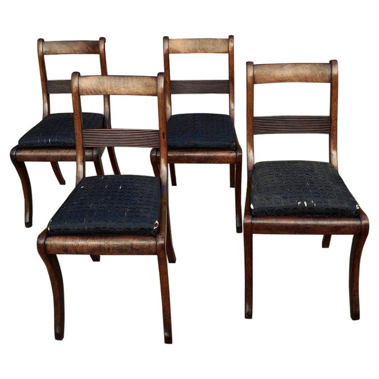 Ensemble de quatre chaises anglaises en acajou du 19ème siècle En vente sur  1stDibs