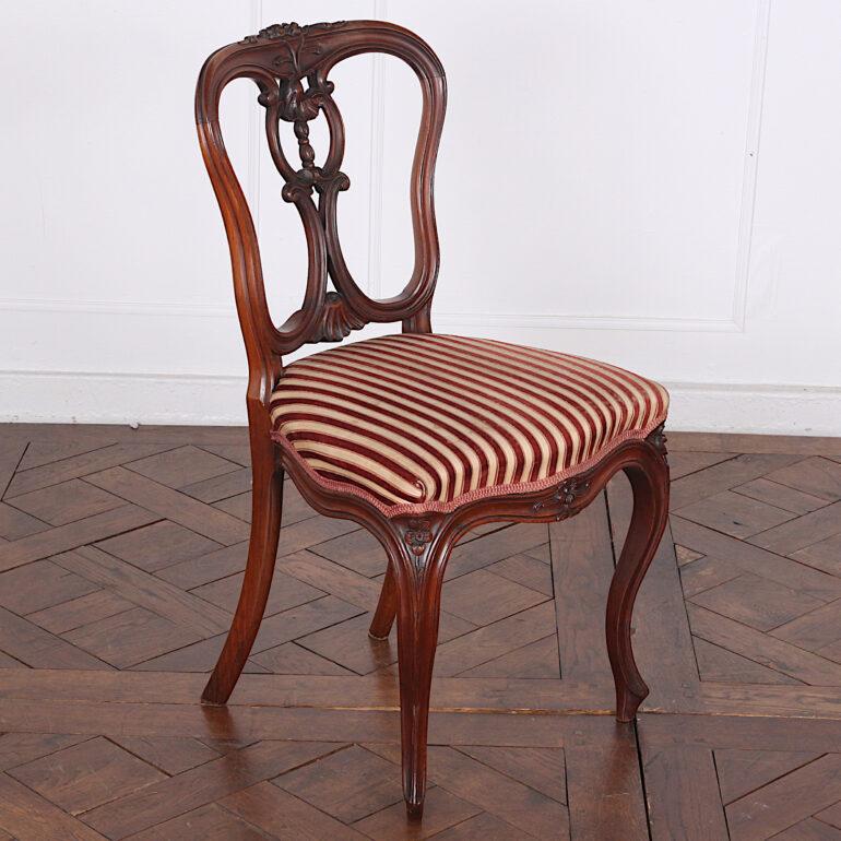 Set of Four 19th Century French Carved Mahogany Chairs In Good Condition In Vancouver, British Columbia