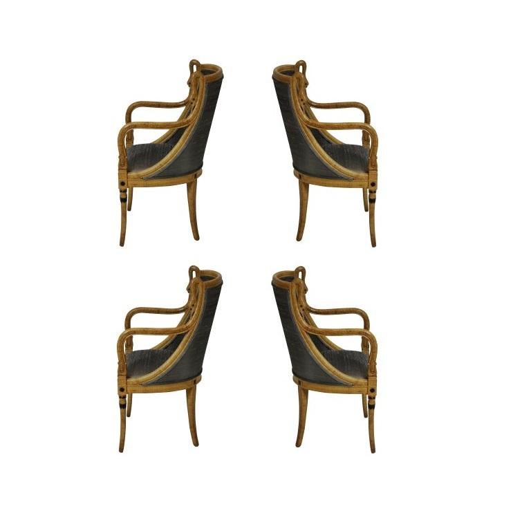 Français Ensemble de quatre chaises de salle à manger à col de cygne de style Empire français du XIXe siècle en vente