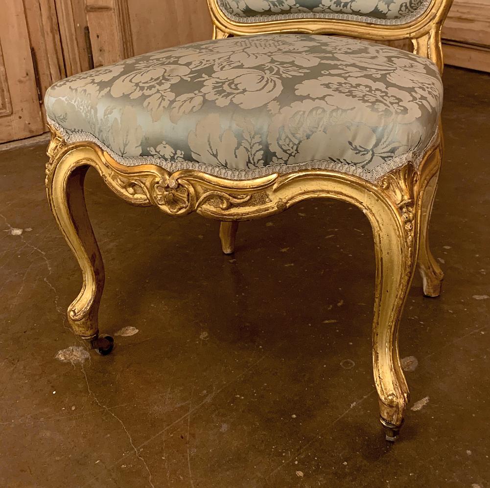 Satz von vier französischen Louis-XV-Stühlen aus vergoldetem Holz, 19. Jh. im Angebot 9