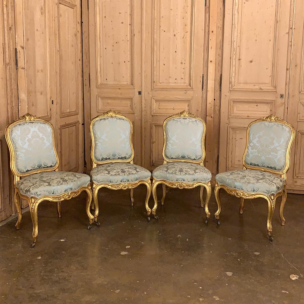 Satz von vier französischen Louis-XV-Stühlen aus vergoldetem Holz, 19. Jh. (Handgefertigt) im Angebot