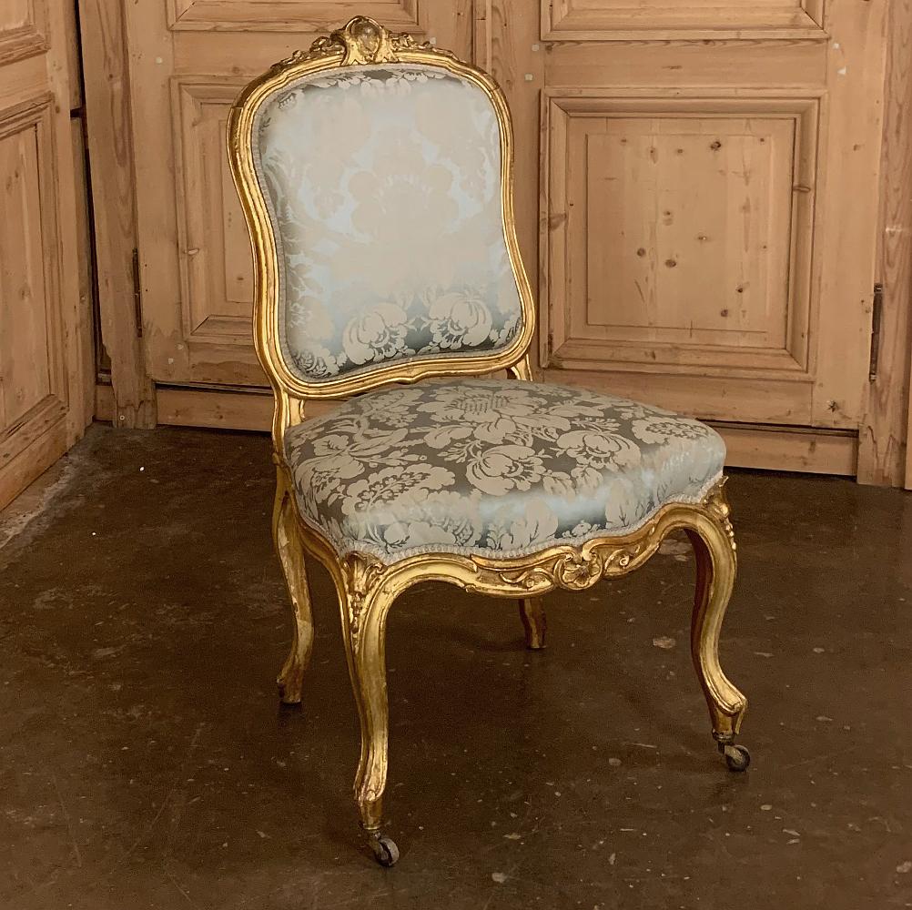 Satz von vier französischen Louis-XV-Stühlen aus vergoldetem Holz, 19. Jh. (Spätes 19. Jahrhundert) im Angebot