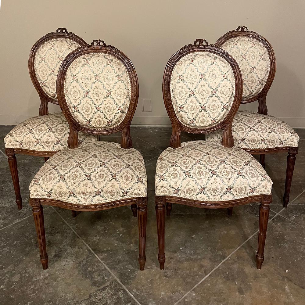 Set of Four 19th Century French Louis XVI Walnut Chairs For Sale 4