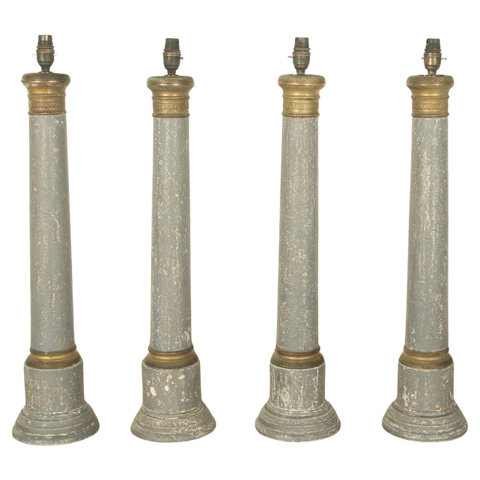 Ensemble de quatre lampes peintes françaises du 19ème siècle