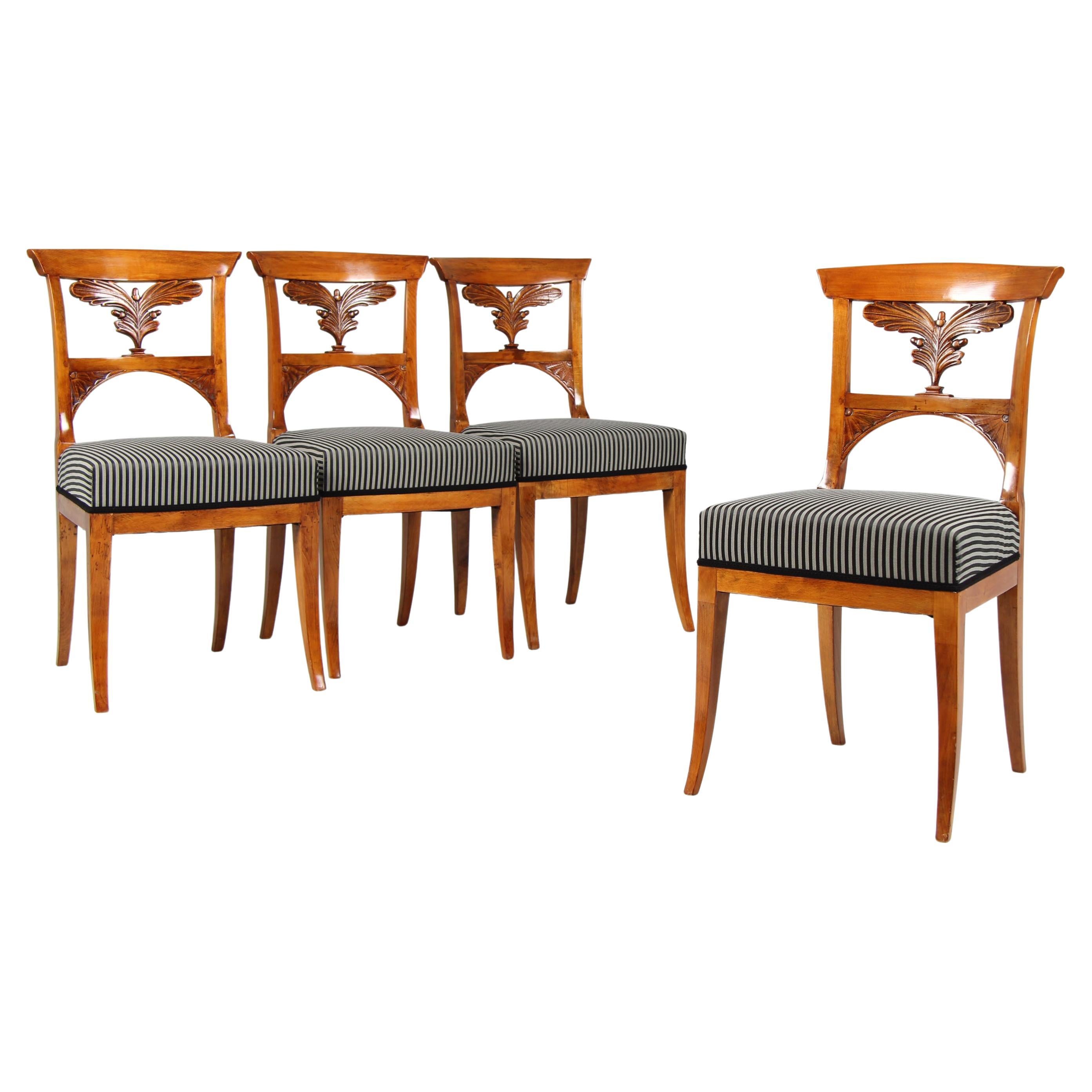 Juego De Cuatro Sillas Biedermeier Alemanas Del Siglo XIX, Circa 1820 en venta