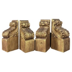 Ensemble de quatre corbeaux en bois doré du 19ème siècle
