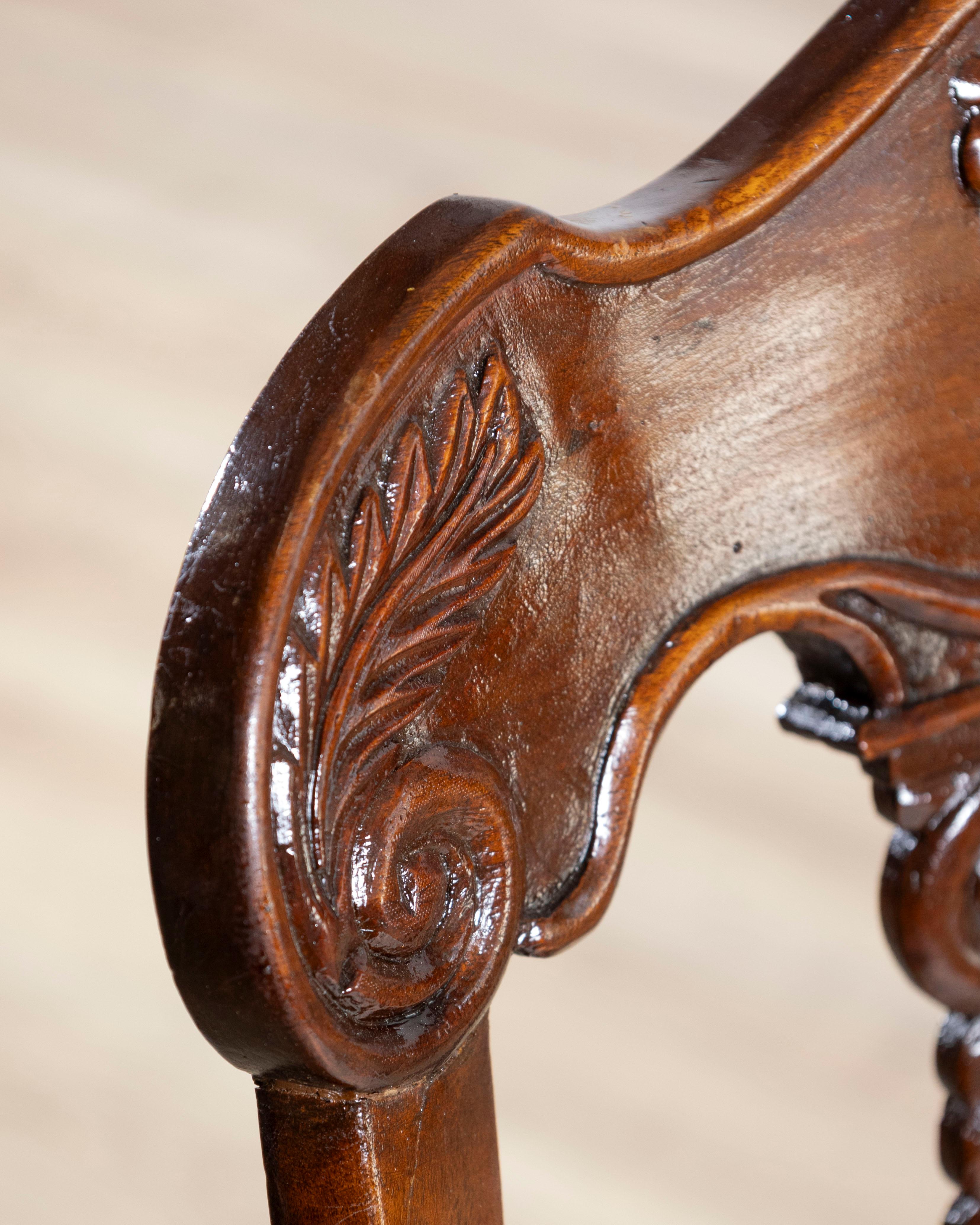 Set of Four 19th-Century Lombard Gondola Chairs in Carved Walnut For Sale 8