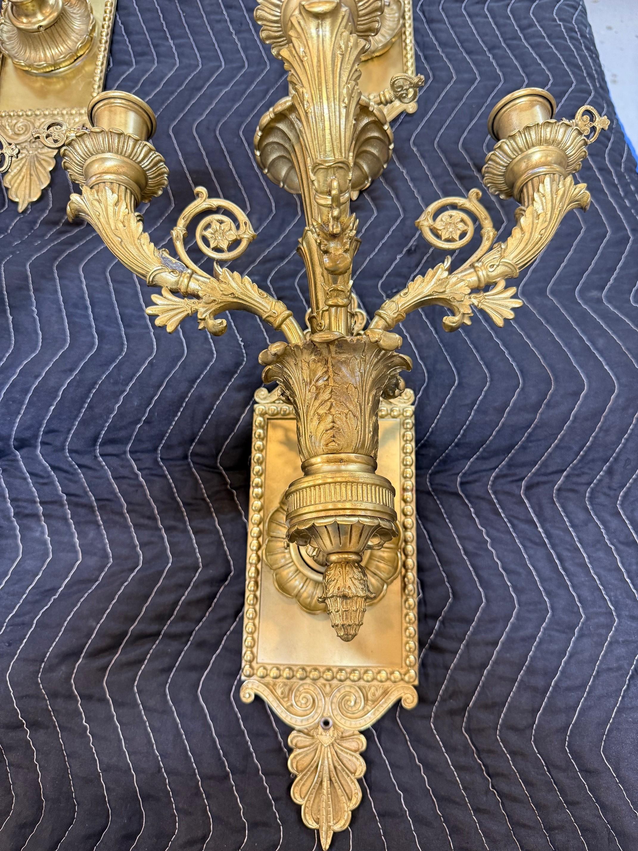 Set di quattro lampade da parete in bronzo in stile Luigi XVI del XIX secolo in vendita 6