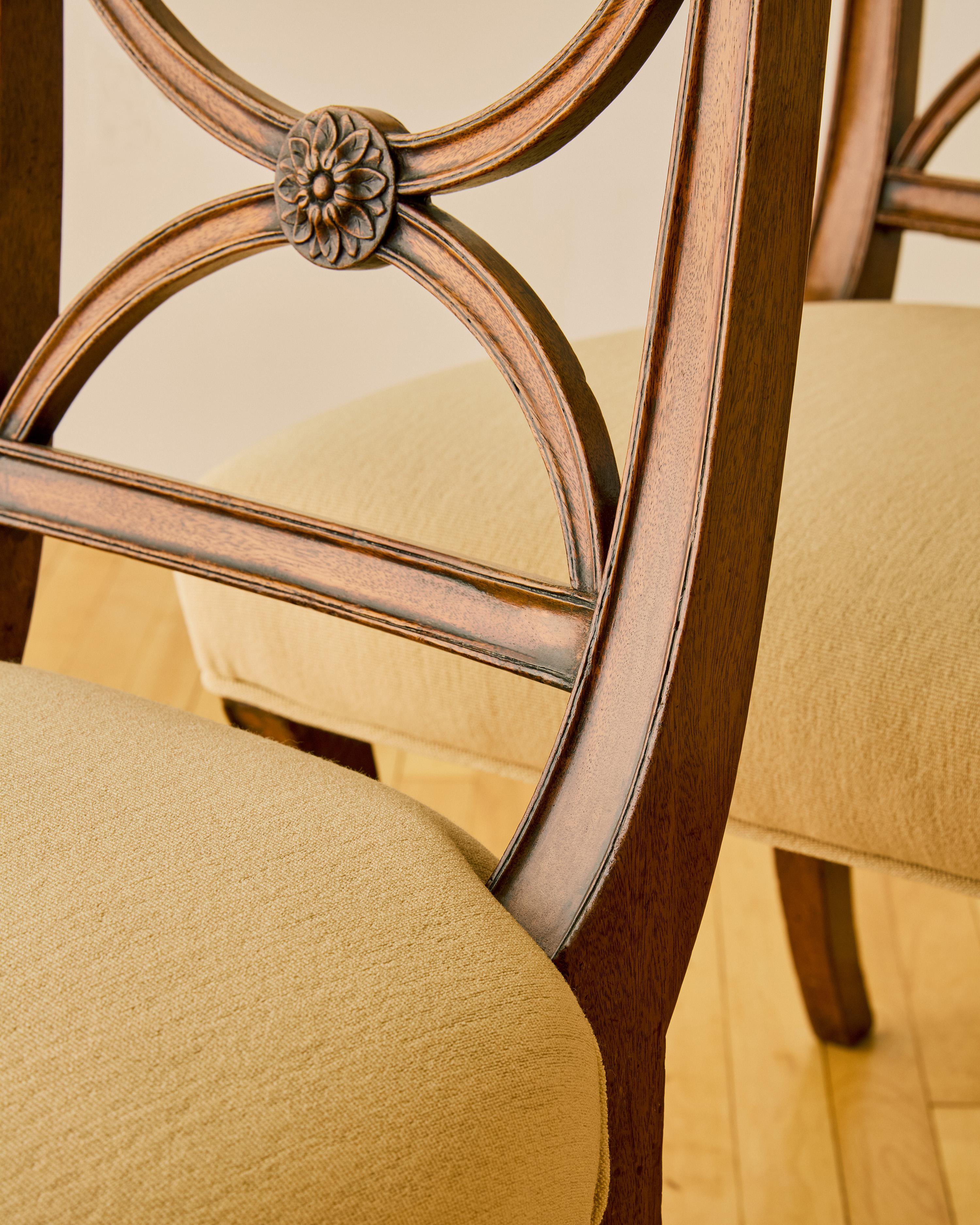 Set of Four 19th Century Mahogany Dining Chairs In Good Condition For Sale In Long Island City, NY
